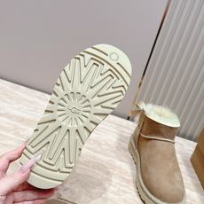 UGG 26s 秋冬新款系列-- 凌乱感毛流感后跟蝴蝶结雪地靴 像一只刚在雪地里打过滚的毛绒兔子——鞋内里毛流感不是修剪 UGG 26s 秋冬新款系列-- 凌乱感毛流感后跟蝴蝶结雪地靴 像一只刚在雪地里打过滚的毛绒兔子——鞋内里毛流感不是修剪