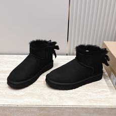 UGG 26s 秋冬新款系列-- 凌乱感毛流感后跟蝴蝶结雪地靴 像一只刚在雪地里打过滚的毛绒兔子——鞋内里毛流感不是修剪 UGG 26s 秋冬新款系列-- 凌乱感毛流感后跟蝴蝶结雪地靴 像一只刚在雪地里打过滚的毛绒兔子——鞋内里毛流感不是修剪