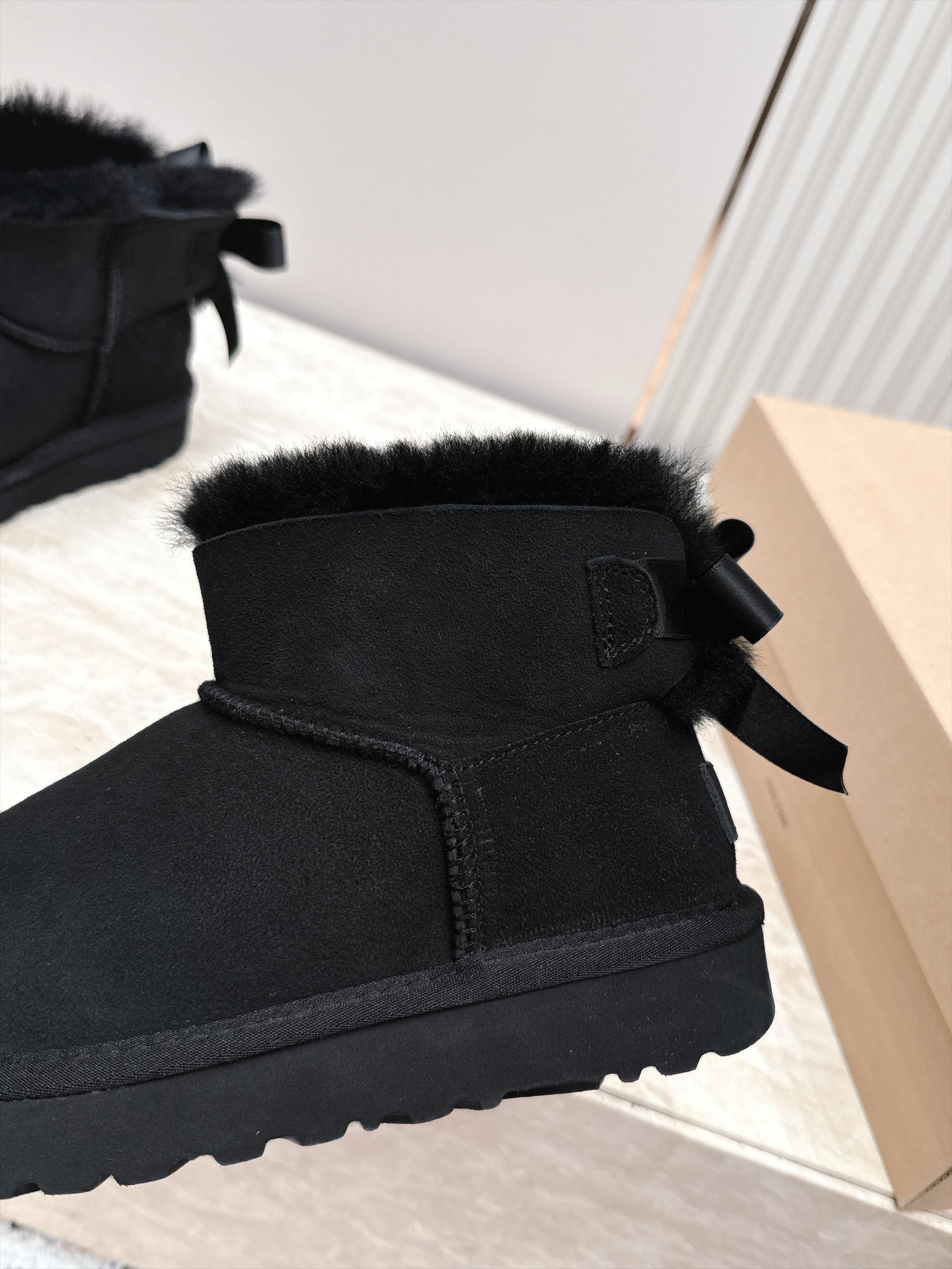 UGG 26s 秋冬新款系列-- 凌乱感毛流感后跟蝴蝶结雪地靴 像一只刚在雪地里打过滚的毛绒兔子——鞋内里毛流感不是修剪 UGG 26s 秋冬新款系列-- 凌乱感毛流感后跟蝴蝶结雪地靴 像一只刚在雪地里打过滚的毛绒兔子——鞋内里毛流感不是修剪