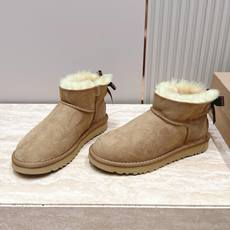 UGG 26s 秋冬新款系列-- 凌乱感毛流感后跟蝴蝶结雪地靴 像一只刚在雪地里打过滚的毛绒兔子——鞋内里毛流感不是修剪 UGG 26s 秋冬新款系列-- 凌乱感毛流感后跟蝴蝶结雪地靴 像一只刚在雪地里打过滚的毛绒兔子——鞋内里毛流感不是修剪