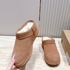 拖鞋款 短靴款 UGG26s 秋冬新款 极简设计圆头厚底雪地靴 像一块被厚雪覆盖的圆石——鞋身圆钝饱满,没有任何棱角 拖鞋款 短靴款 UGG26s 秋冬新款 极简设计圆头厚底雪地靴 像一块被厚雪覆盖的圆石——鞋身圆钝饱满,没有任何棱角