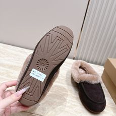UUG·*26s 秋冬新款 超级厚实羊毛一脚蹬内里翻毛皮乐福鞋 这双平底厚实羊毛里乐福鞋,是 「经典」与「舒适」的一次成 UUG·*26s 秋冬新款 超级厚实羊毛一脚蹬内里翻毛皮乐福鞋 这双平底厚实羊毛里乐福鞋,是 「经典」与「舒适」的一次成