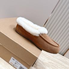 UUG·*26s 秋冬新款 超级厚实羊毛一脚蹬内里翻毛皮乐福鞋 这双平底厚实羊毛里乐福鞋,是 「经典」与「舒适」的一次成 UUG·*26s 秋冬新款 超级厚实羊毛一脚蹬内里翻毛皮乐福鞋 这双平底厚实羊毛里乐福鞋,是 「经典」与「舒适」的一次成