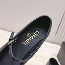 CHANEL 香奈儿26K新品双C拼色方头平底玛丽珍鞋单鞋 法式复古氛围感拉满 经典拼色方头版型超显脚瘦 一字带衬得脚 CHANEL 香奈儿26K新品双C拼色方头平底玛丽珍鞋单鞋 法式复古氛围感拉满 经典拼色方头版型超显脚瘦 一字带衬得脚