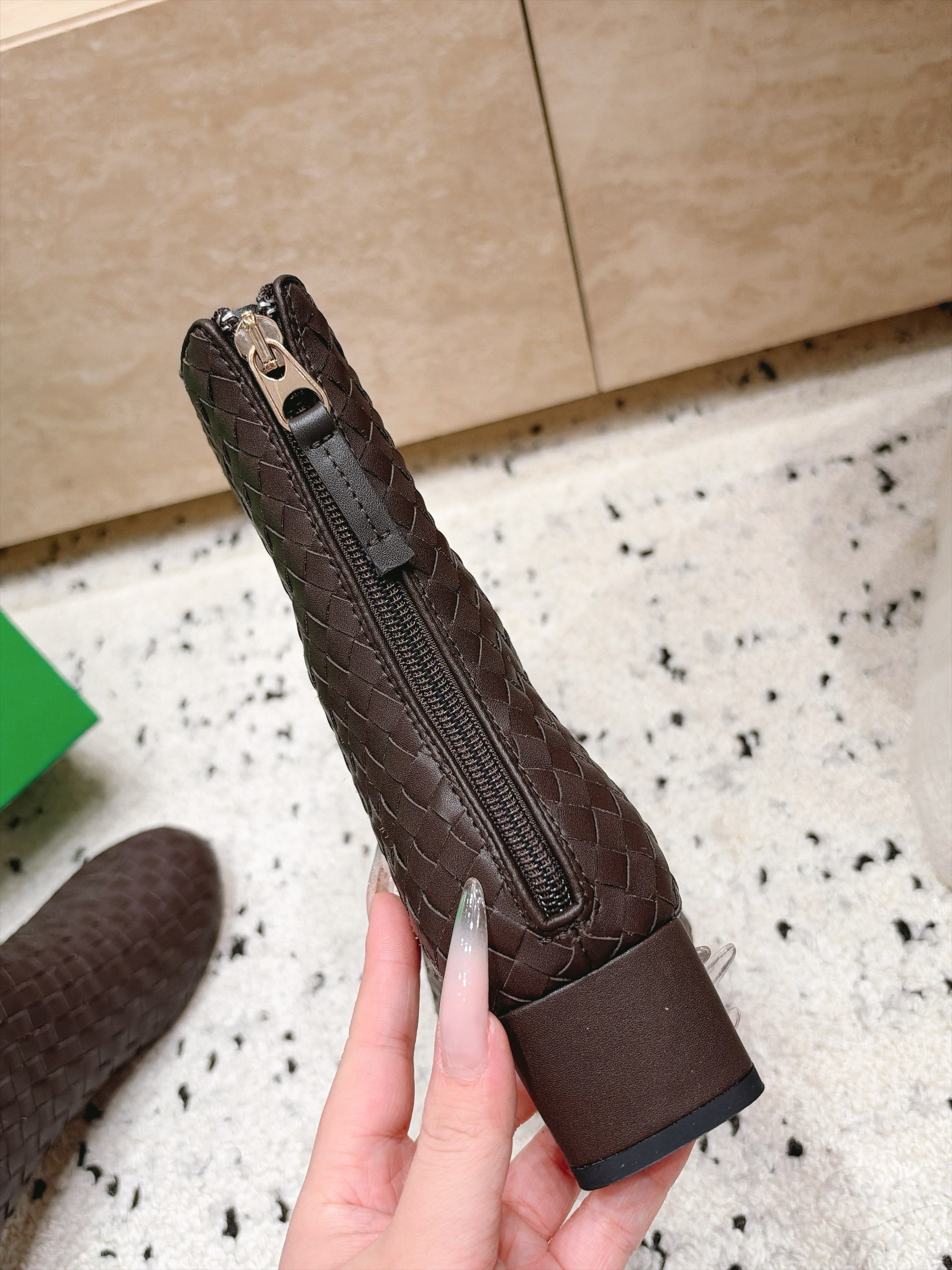 顶级版本  Bottega Veneta| 26秋冬新款BV 编织极简风短靴系列单品 牛油皮 全真皮  优雅材质运用在鞋