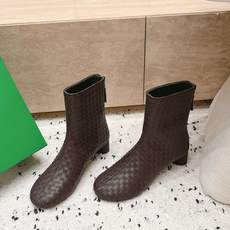 顶级版本 Bottega Veneta| 26秋冬新款BV 编织极简风短靴系列单品 牛油皮 全真皮 优雅材质运用在鞋 顶级版本 Bottega Veneta| 26秋冬新款BV 编织极简风短靴系列单品 牛油皮 全真皮 优雅材质运用在鞋