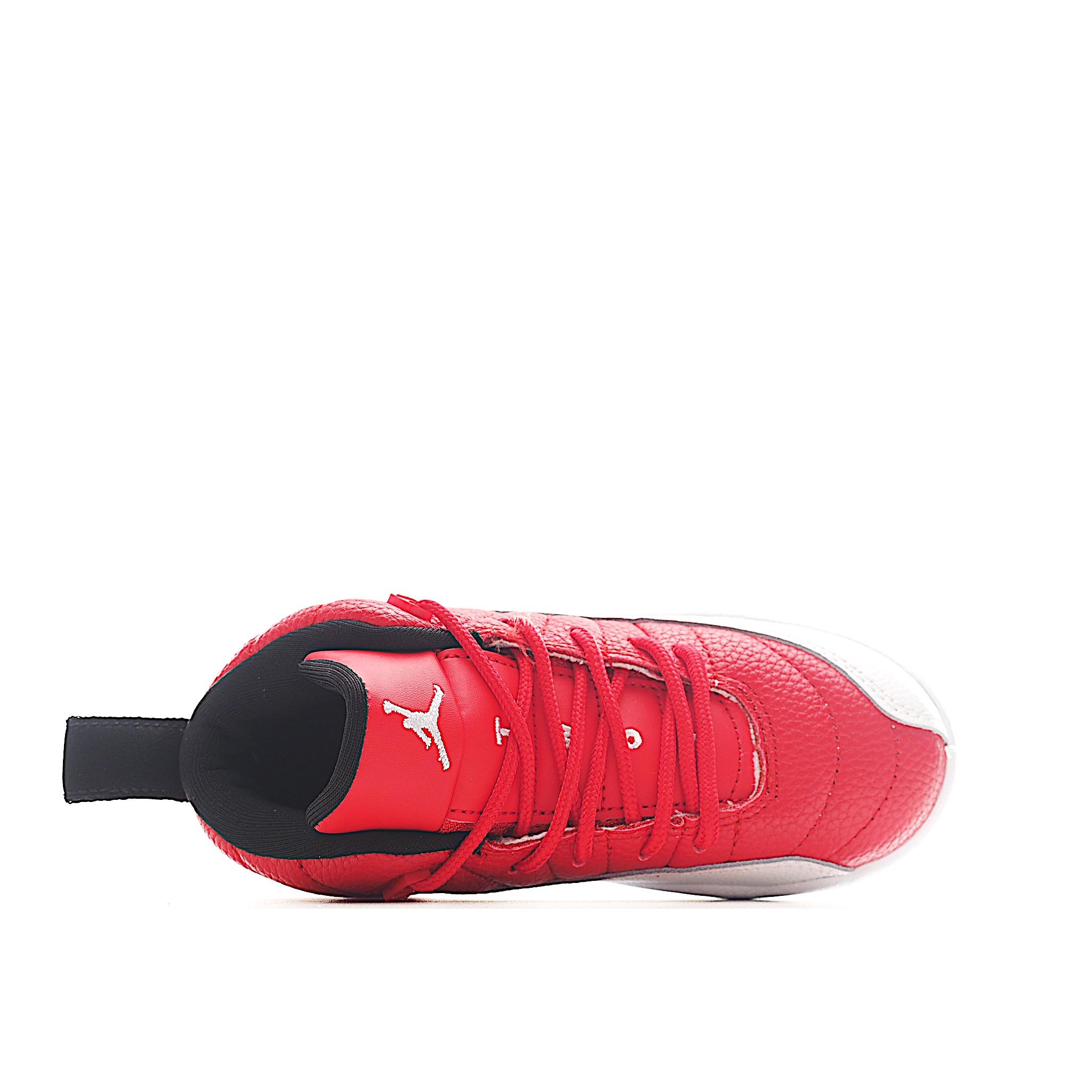 图片[7]-让您的孩子拥有AJ 12童鞋，一直是运动鞋爱好者的最爱，鞋跟处采用封装式 Air 缓冲设计。鞋面采用真皮、合成皮革和织物混合制成，并带有独特的放射状缝线。内衬柔软，穿着舒适。柔韧的橡胶鞋底为成长中的双脚提供良好的抓地力和支撑，让宝宝在操场上保持步伐。 尺码：22-37-选品中心