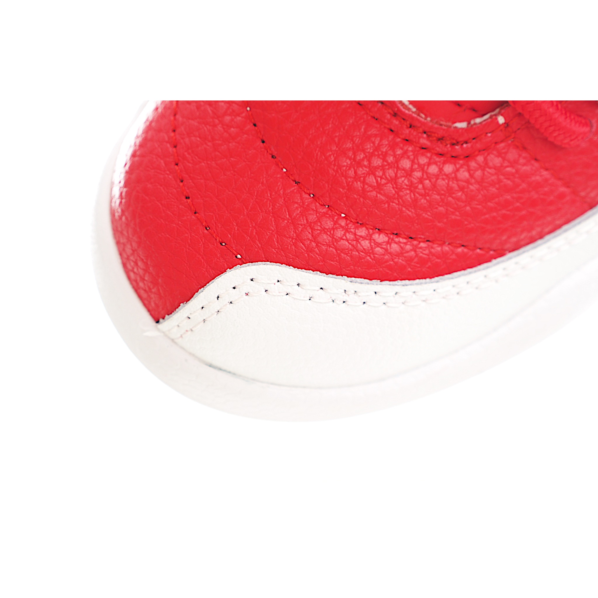 图片[5]-让您的孩子拥有AJ 12童鞋，一直是运动鞋爱好者的最爱，鞋跟处采用封装式 Air 缓冲设计。鞋面采用真皮、合成皮革和织物混合制成，并带有独特的放射状缝线。内衬柔软，穿着舒适。柔韧的橡胶鞋底为成长中的双脚提供良好的抓地力和支撑，让宝宝在操场上保持步伐。 尺码：22-37-选品中心