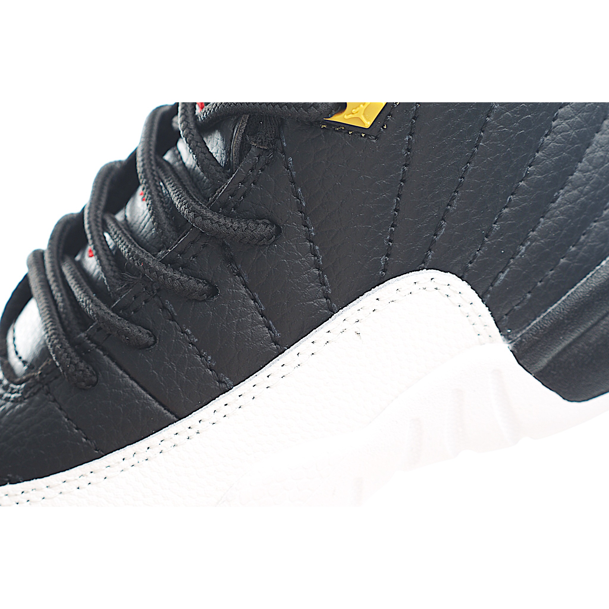 图片[6]-让您的孩子拥有AJ 12童鞋，一直是运动鞋爱好者的最爱，鞋跟处采用封装式 Air 缓冲设计。鞋面采用真皮、合成皮革和织物混合制成，并带有独特的放射状缝线。内衬柔软，穿着舒适。柔韧的橡胶鞋底为成长中的双脚提供良好的抓地力和支撑，让宝宝在操场上保持步伐。 尺码：22-37-选品中心