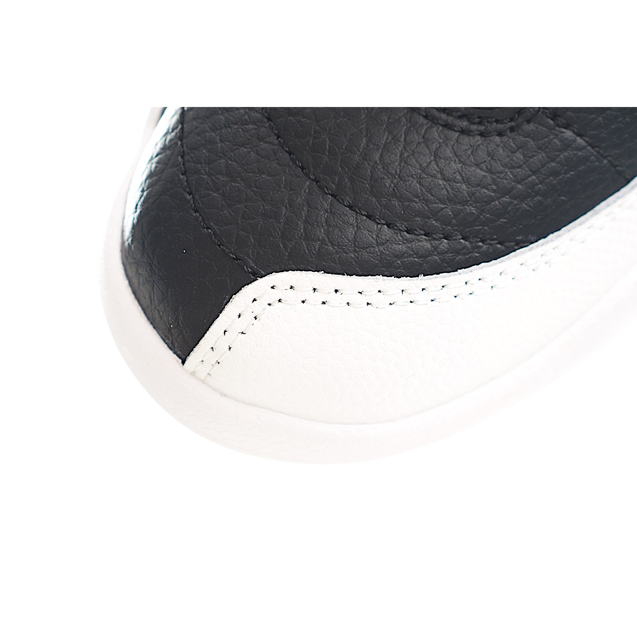 图片[7]-让您的孩子拥有AJ 12童鞋，一直是运动鞋爱好者的最爱，鞋跟处采用封装式 Air 缓冲设计。鞋面采用真皮、合成皮革和织物混合制成，并带有独特的放射状缝线。内衬柔软，穿着舒适。柔韧的橡胶鞋底为成长中的双脚提供良好的抓地力和支撑，让宝宝在操场上保持步伐。 尺码：22-37-选品中心