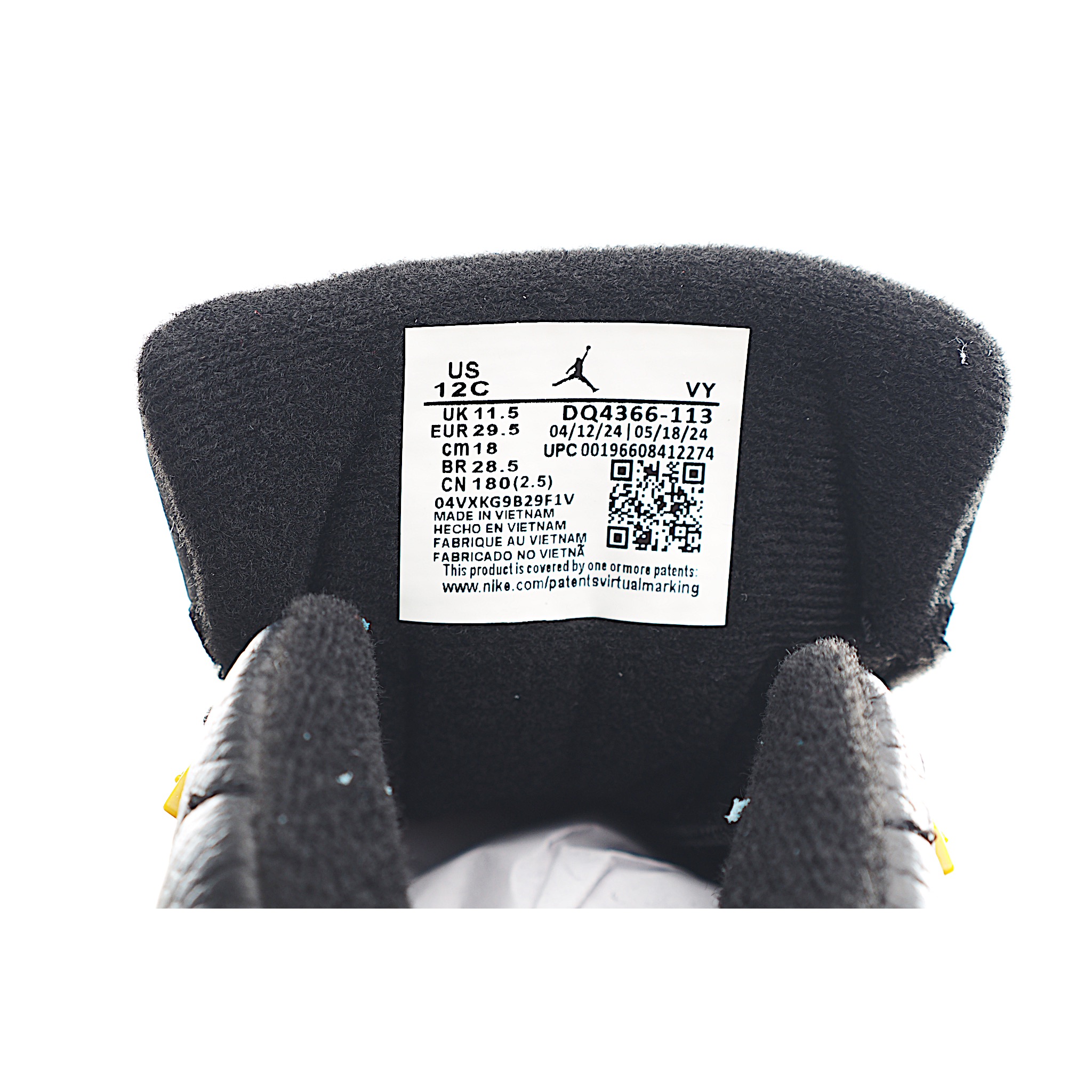 图片[8]-让您的孩子拥有AJ 12童鞋，一直是运动鞋爱好者的最爱，鞋跟处采用封装式 Air 缓冲设计。鞋面采用真皮、合成皮革和织物混合制成，并带有独特的放射状缝线。内衬柔软，穿着舒适。柔韧的橡胶鞋底为成长中的双脚提供良好的抓地力和支撑，让宝宝在操场上保持步伐。 尺码：22-37-选品中心