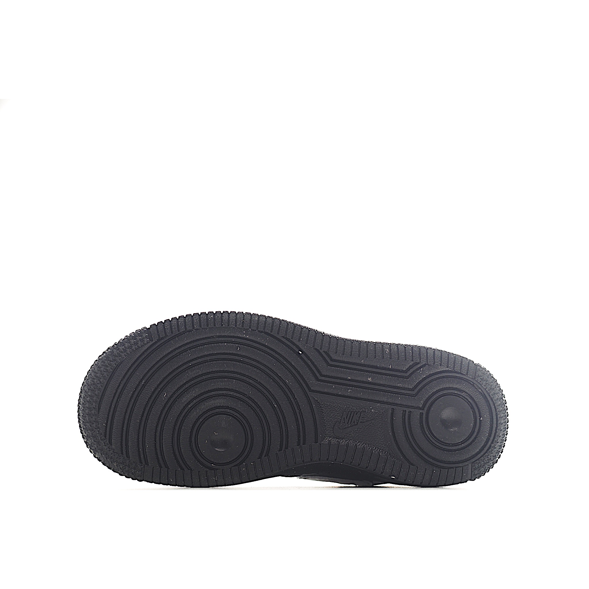 图片[9]-Nike Force 1 Low空军一号低帮儿童板鞋 Air Force 1于1982年推出，由Nike公 司的传奇设计师Bruce Kilgore设计，他摒弃了老旧的帆布鞋风格，突破性的使用内嵌式Air Sole气垫缓震系统，并将其与横跨复古与现代的外型结合，造就出风靡全球三十多年的Air Force 1,有了这个经典，您将获得耐用性，缓冲性和最佳的穿着舒适度。 货号：6001 尺码：22-37.5-选品中心