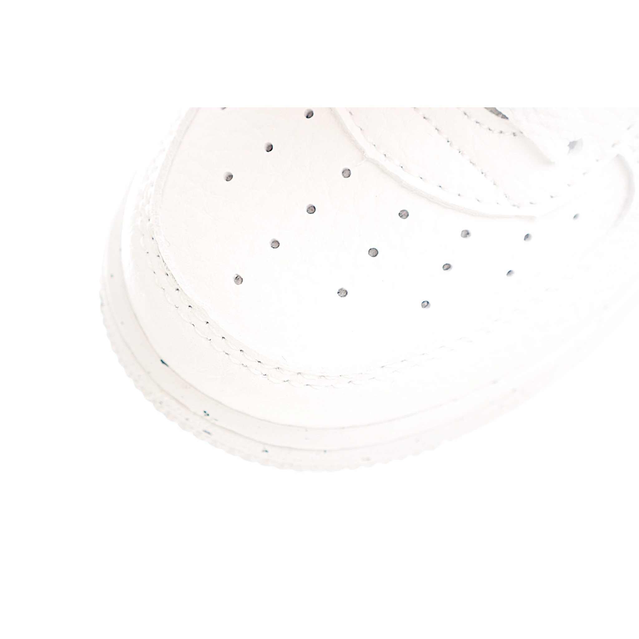 图片[5]-Nike Force 1 Low空军一号低帮儿童板鞋 Air Force 1于1982年推出，由Nike公 司的传奇设计师Bruce Kilgore设计，他摒弃了老旧的帆布鞋风格，突破性的使用内嵌式Air Sole气垫缓震系统，并将其与横跨复古与现代的外型结合，造就出风靡全球三十多年的Air Force 1,有了这个经典，您将获得耐用性，缓冲性和最佳的穿着舒适度。 货号：6100 尺码：22-37.5-选品中心