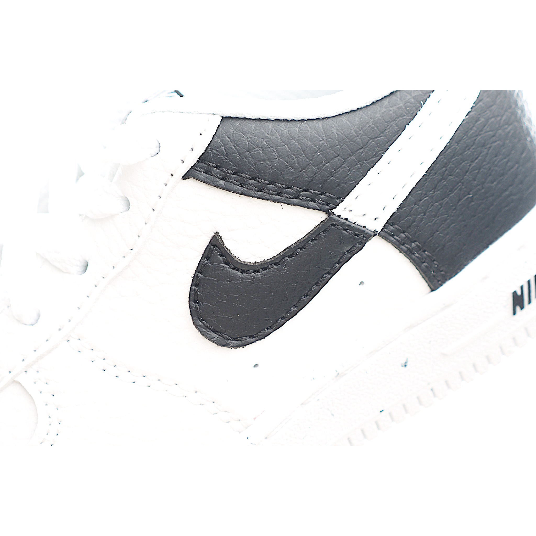 图片[6]-Nike Force 1 Low空军一号低帮儿童板鞋 Air Force 1于1982年推出，由Nike公 司的传奇设计师Bruce Kilgore设计，他摒弃了老旧的帆布鞋风格，突破性的使用内嵌式Air Sole气垫缓震系统，并将其与横跨复古与现代的外型结合，造就出风靡全球三十多年的Air Force 1,有了这个经典，您将获得耐用性，缓冲性和最佳的穿着舒适度。 货号：6100 尺码：22-37.5-选品中心