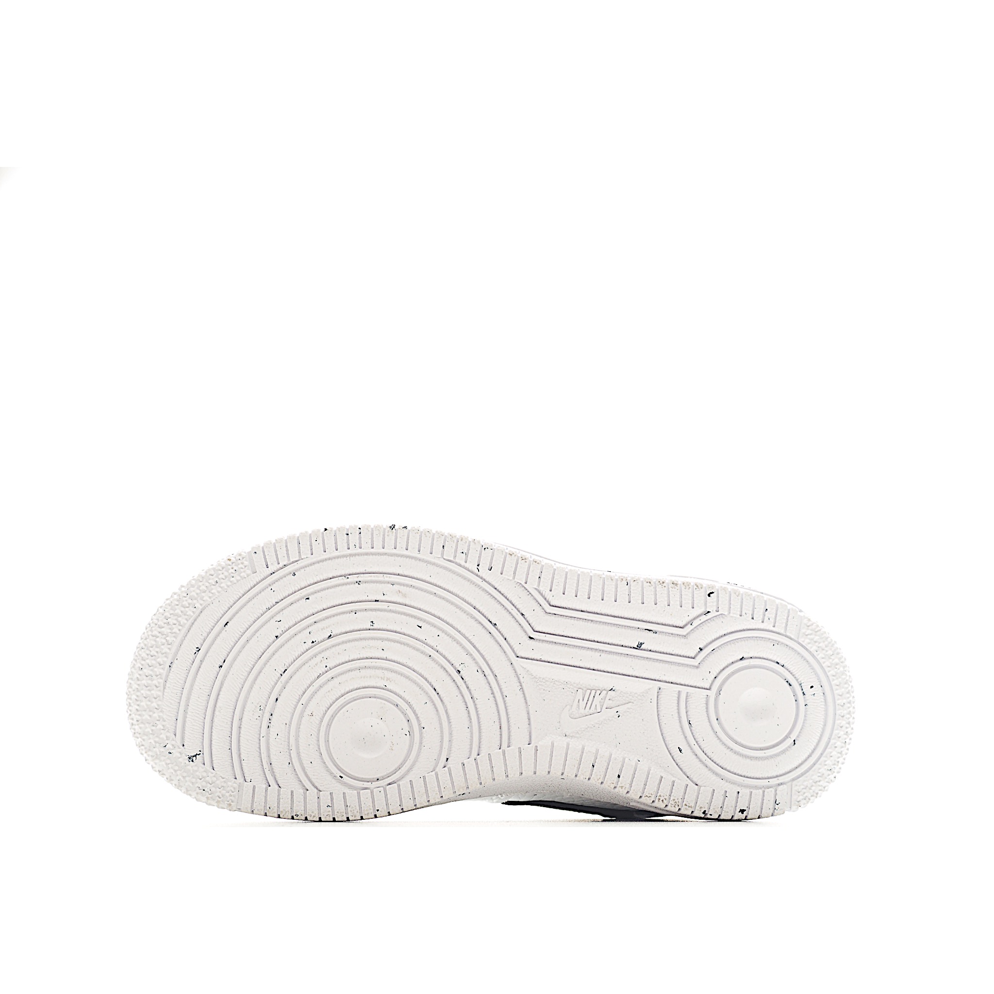 图片[7]-Nike Force 1 Low空军一号低帮儿童板鞋 Air Force 1于1982年推出，由Nike公 司的传奇设计师Bruce Kilgore设计，他摒弃了老旧的帆布鞋风格，突破性的使用内嵌式Air Sole气垫缓震系统，并将其与横跨复古与现代的外型结合，造就出风靡全球三十多年的Air Force 1,有了这个经典，您将获得耐用性，缓冲性和最佳的穿着舒适度。 货号：6100 尺码：22-37.5-选品中心