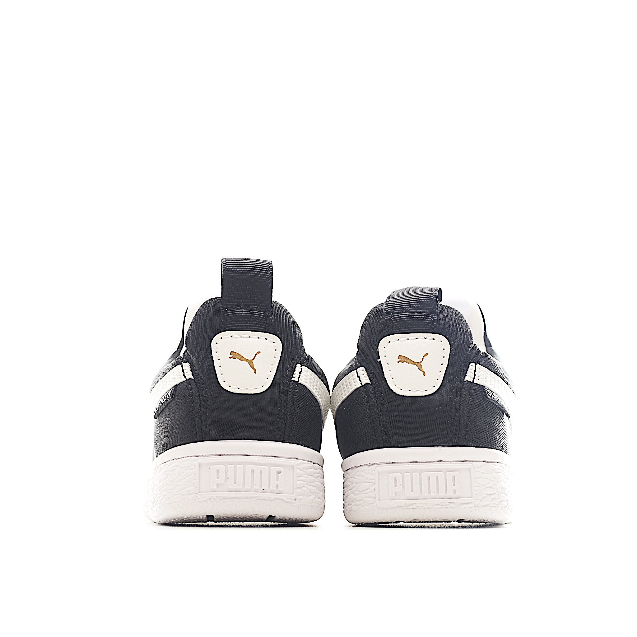 图片[3]-彪马复古一脚蹬休闲儿童板鞋 一脚蹬绒面板鞋，为孩子贴心打造，穿脱省心。以凹凸纹理细节、金属色 Logo 等细节，提升鞋款造型感，助力时髦出街。胶外底抓地耐穿，塑造平稳步伐。添加柔软织物鞋 面，舒适耐穿。 尺码：22-37-选品中心