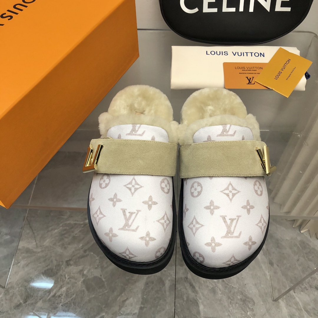 NO:234758,2025- Lv Baotou Slippers Donkey Brand Latest Hot Series... High-end lazy style, never tired of watching, full of fashion!  Feel the details carefully Fabric: original high merceration matte cowhide inner lining: mauri Midsole: original mold opening PU foam Outsole: original mold opening PUPVC film combination Size: women's size 35-42 (41 42 customized), fur shoes, louis vuitton, louis vuitton, slippers, cowhide198609092025- Lv包头拖鞋驴牌  最新爆款系列…… 高级慵懒风,百看不厌款、时尚度拉满！细节用心感受 面料:原版高丝光磨砂牛皮 内里:毛里 中底:原版开模PU发泡 大底:原版开模PUPVC底片组合 码数:女码35-42（41 42定制）,毛毛鞋,louis vuitton,louis vuitton,slippers,cowhide,Women's Shoes