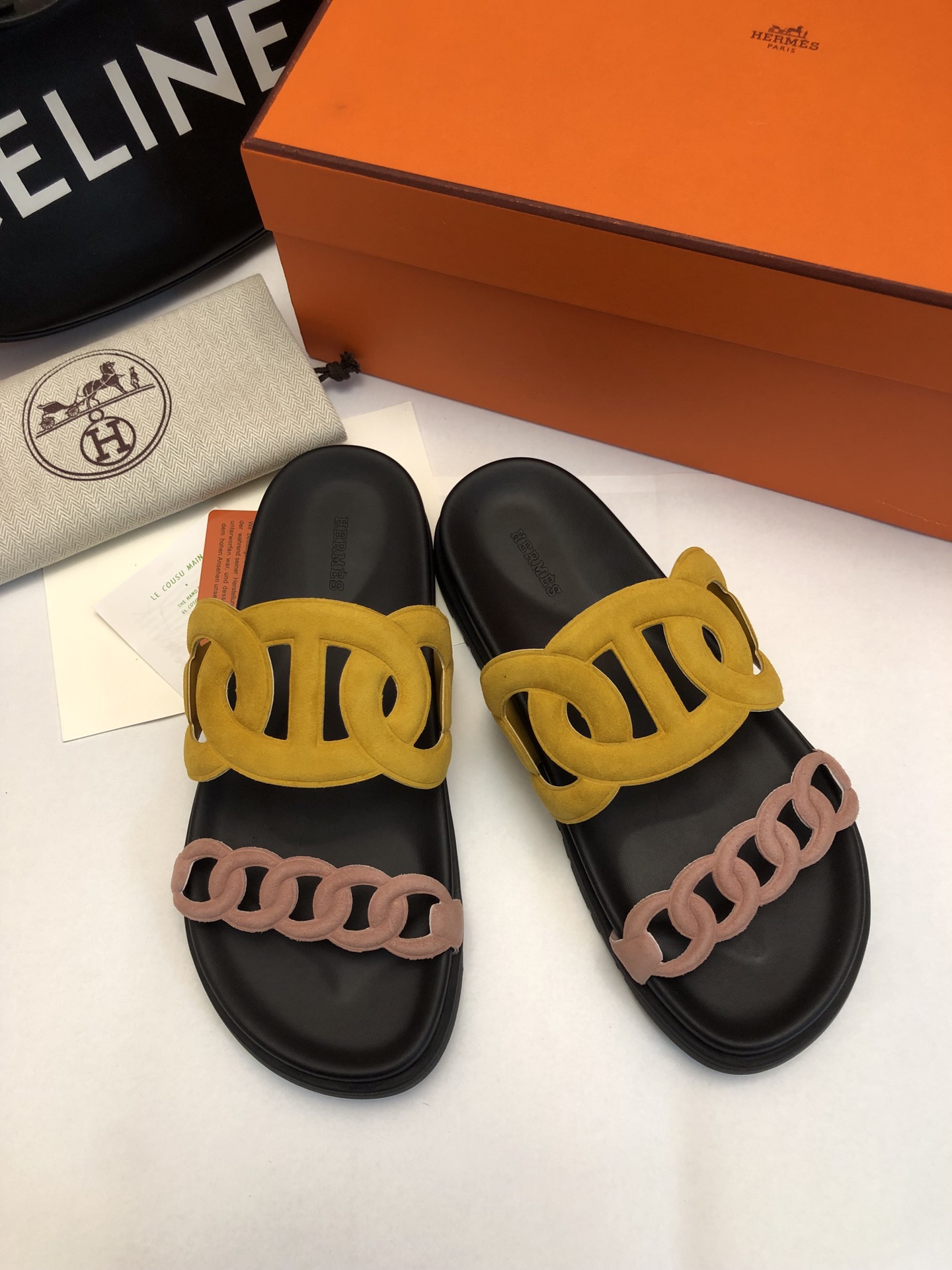 NO:170274,- Male The highest version!  Hermes chypre second uncle shoes Velcro sandals slippers Original version 5280RMB purchased!  Imported cowhide on the upper, mixed breed sheepskin on the foot, original mold open sole Size women's size 35-41 men's size 42-46, slippers, manolo blahnik, hermes, hermes, sandals, slippers, cowhide, sheepskin19860909- 男 最高版本！ Herme*爱马仕 chypre二舅鞋魔术贴凉鞋拖鞋 原版5280RMB购入！ 鞋面进口牛皮,垫脚混种羊皮,原版开模大底 Size女码35-41男码42-46,拖鞋,manolo blahnik,hermes,hermes,sandals,slippers,cowhide,sheepskin,Women's Shoes