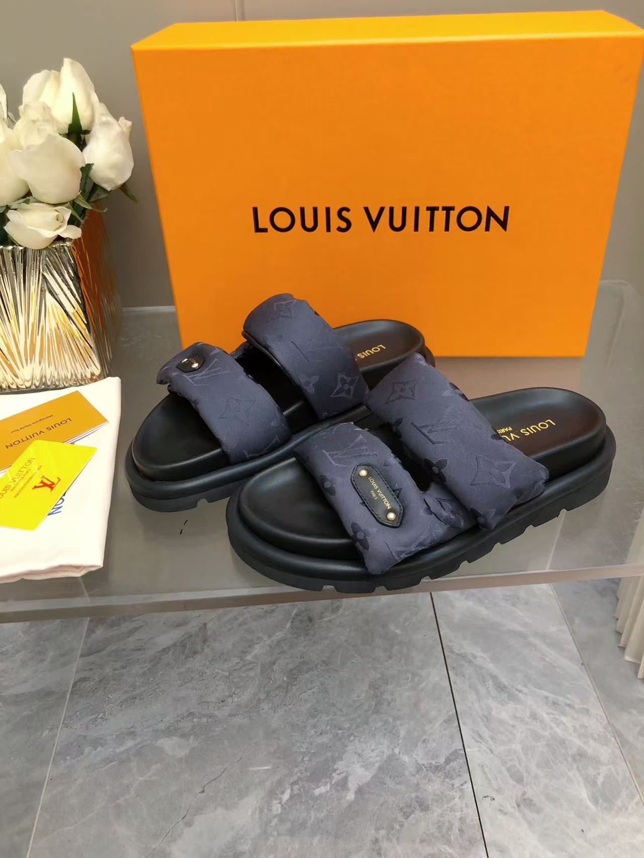Louis Vuitton Pool Pillow Comfortable Sandals - Perfect for Couples 8 a1743468800707 6645