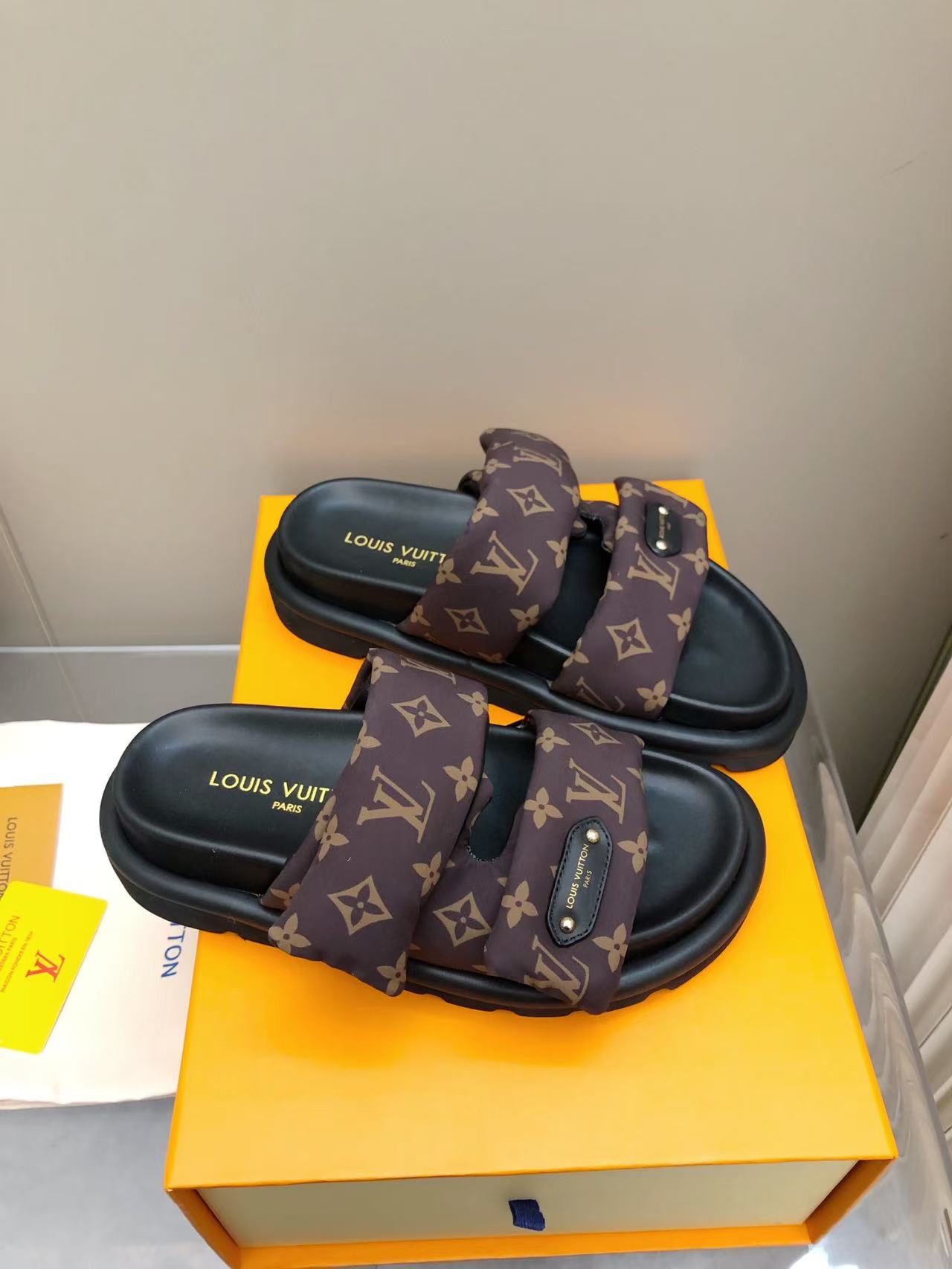 Louis Vuitton Pool Pillow Sandals - Comfortable & Stylish Couple Slides 4 a1743468859059 4622