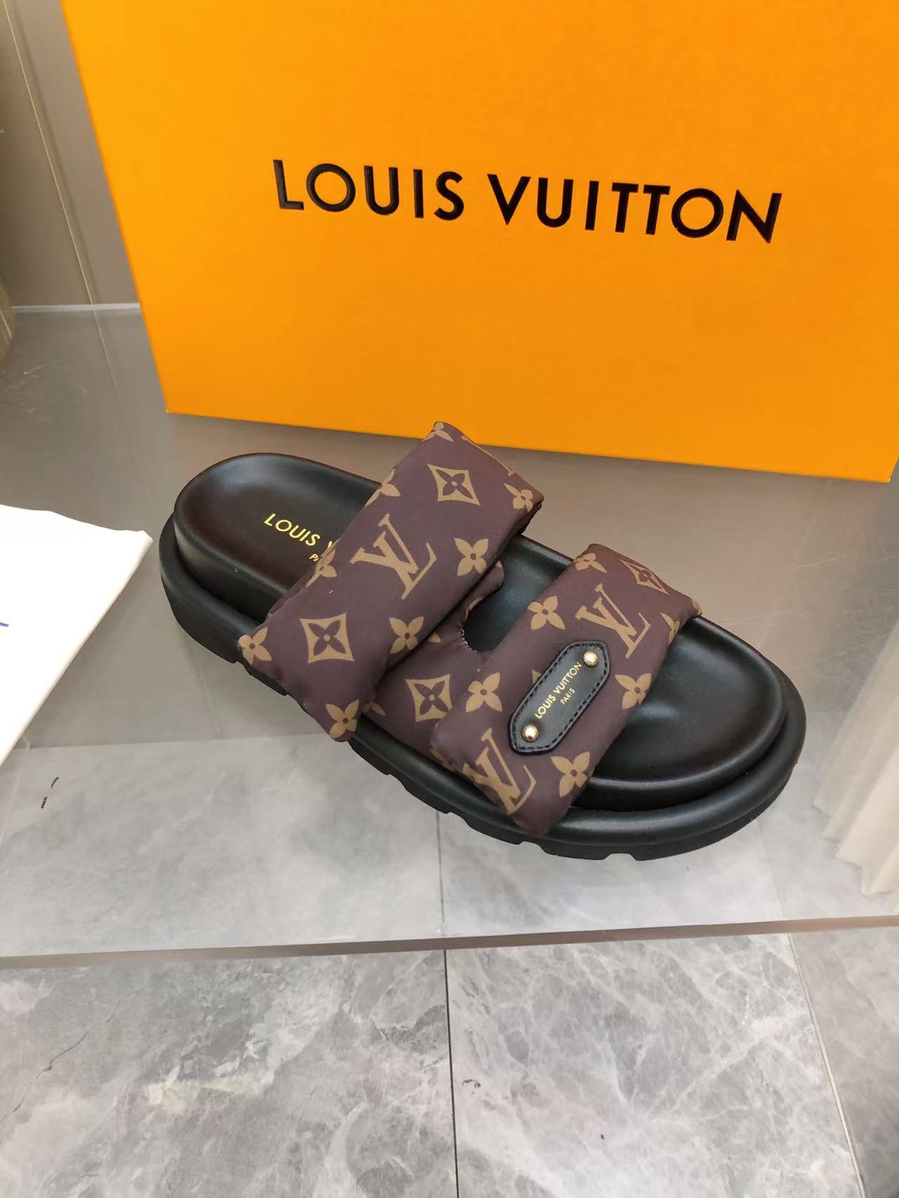 Louis Vuitton Pool Pillow Sandals - Comfortable & Stylish Couple Slides 8 a1743468860189 0414