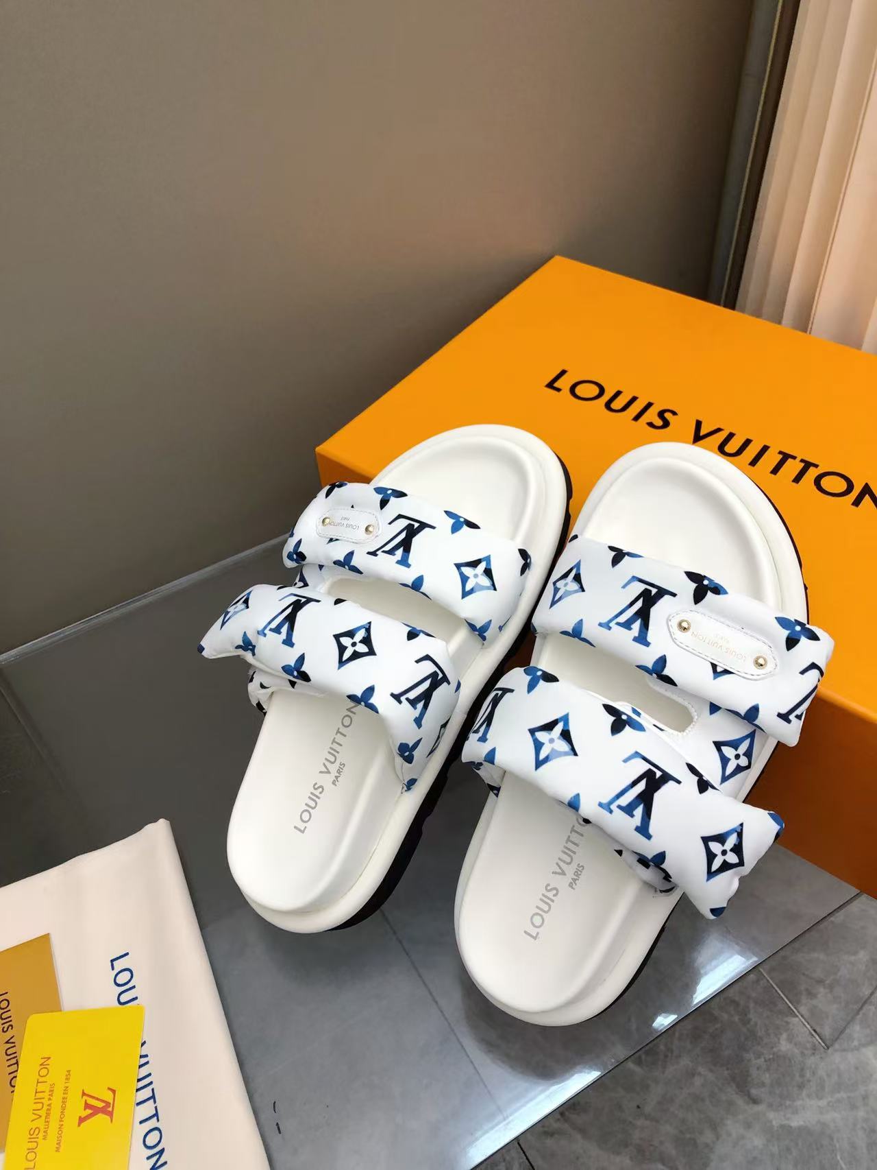 Louis Vuitton Pool Pillow Sandal: Comfortable & Stylish Summer Essential 10 a1743468884908 3861