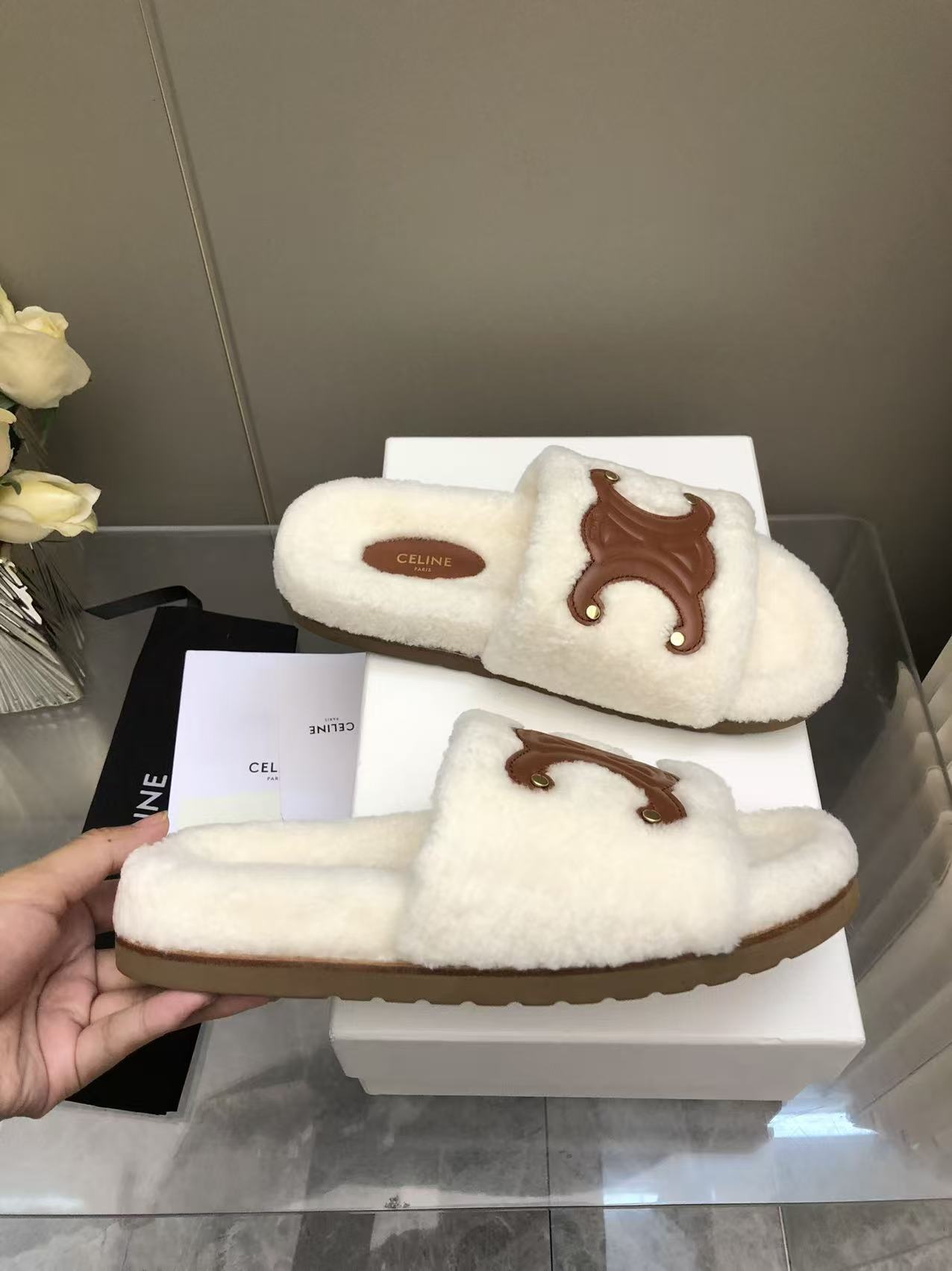 셀린느 개선문 로고 울 슬리퍼 104991 이미지 2