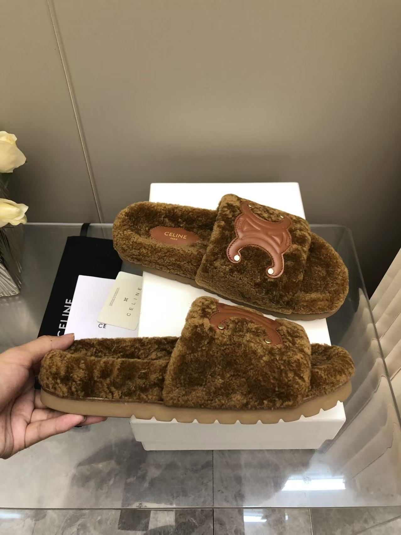 셀린느 울 자수 로고 슬리퍼 104989 이미지 2