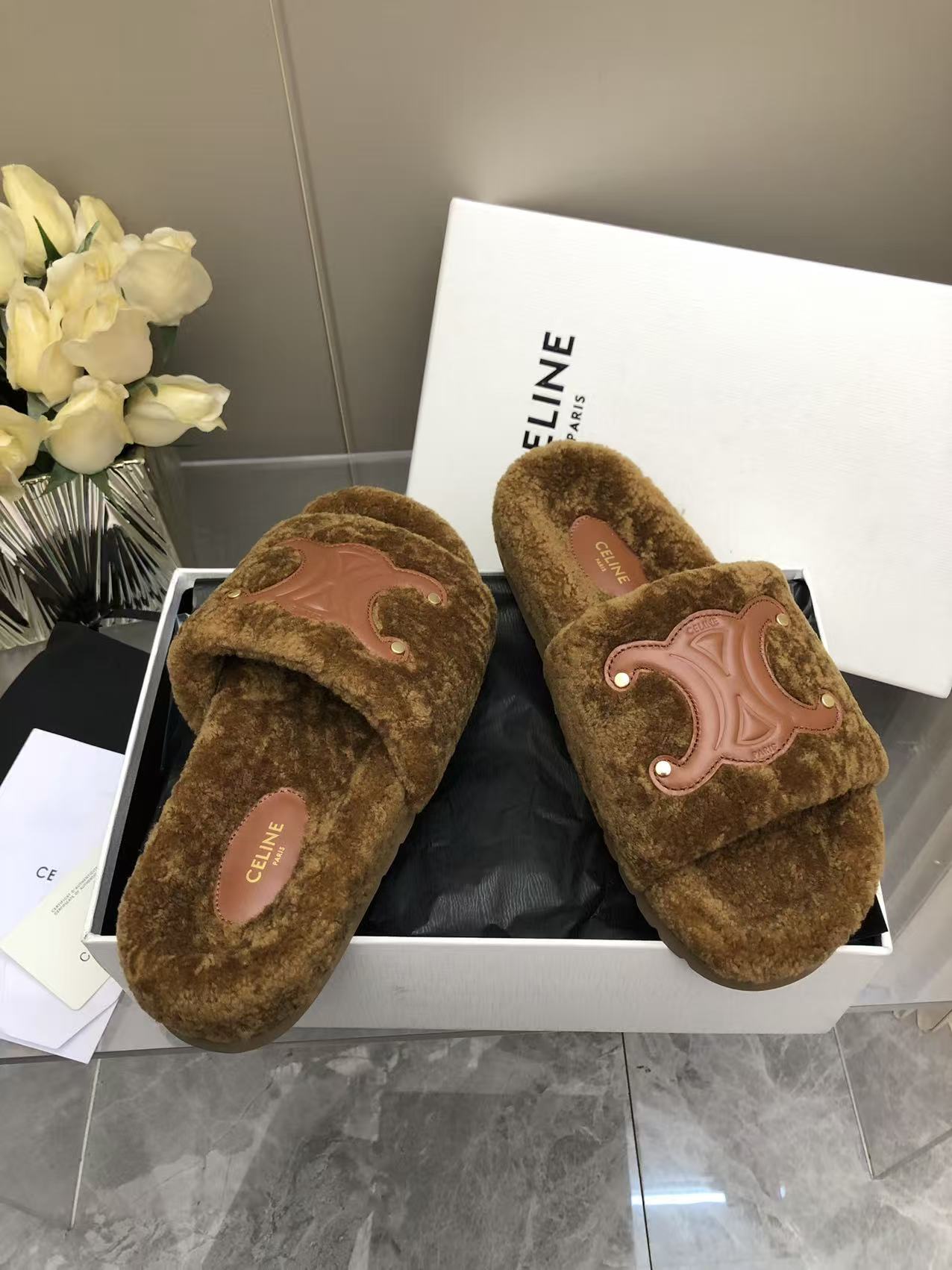 셀린느 울 자수 로고 슬리퍼 104989 이미지 8