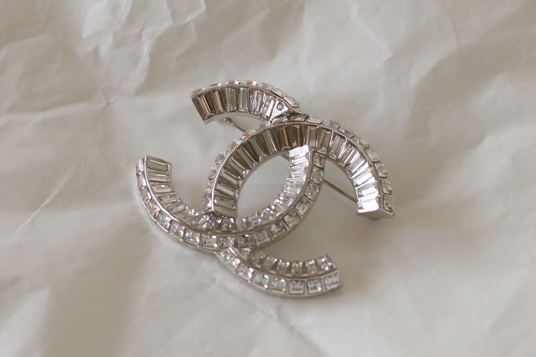 Chanell Crystal Brooch Pin,Classic Elegant Design, Gold-Plated Brass for Women 2 i1712222109 2029 3