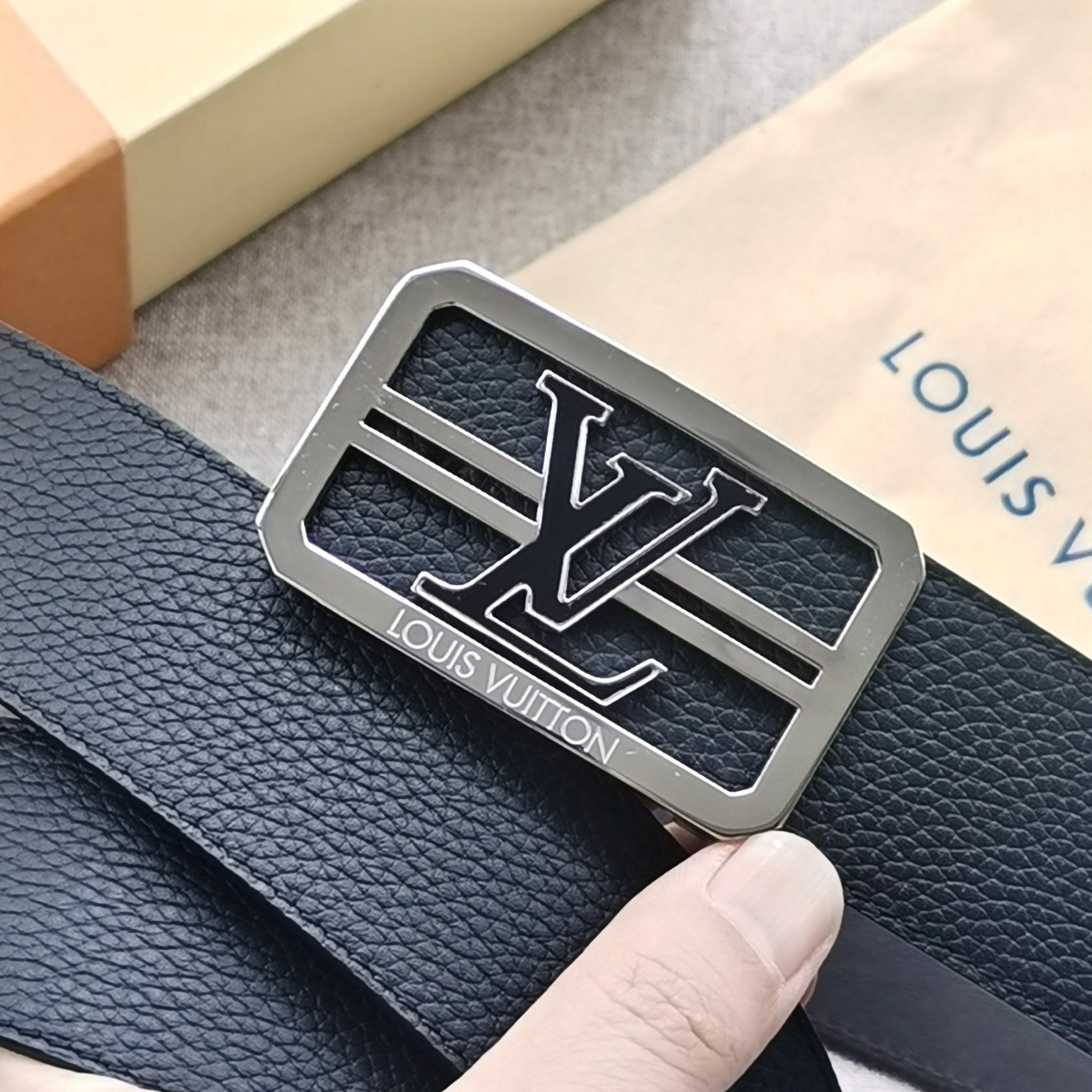 LOUISVUITTON[正]原单品质精挑细选头层牛皮搭配原单精品钢扣精工制作细节看图实物拍摄高端奢华宽