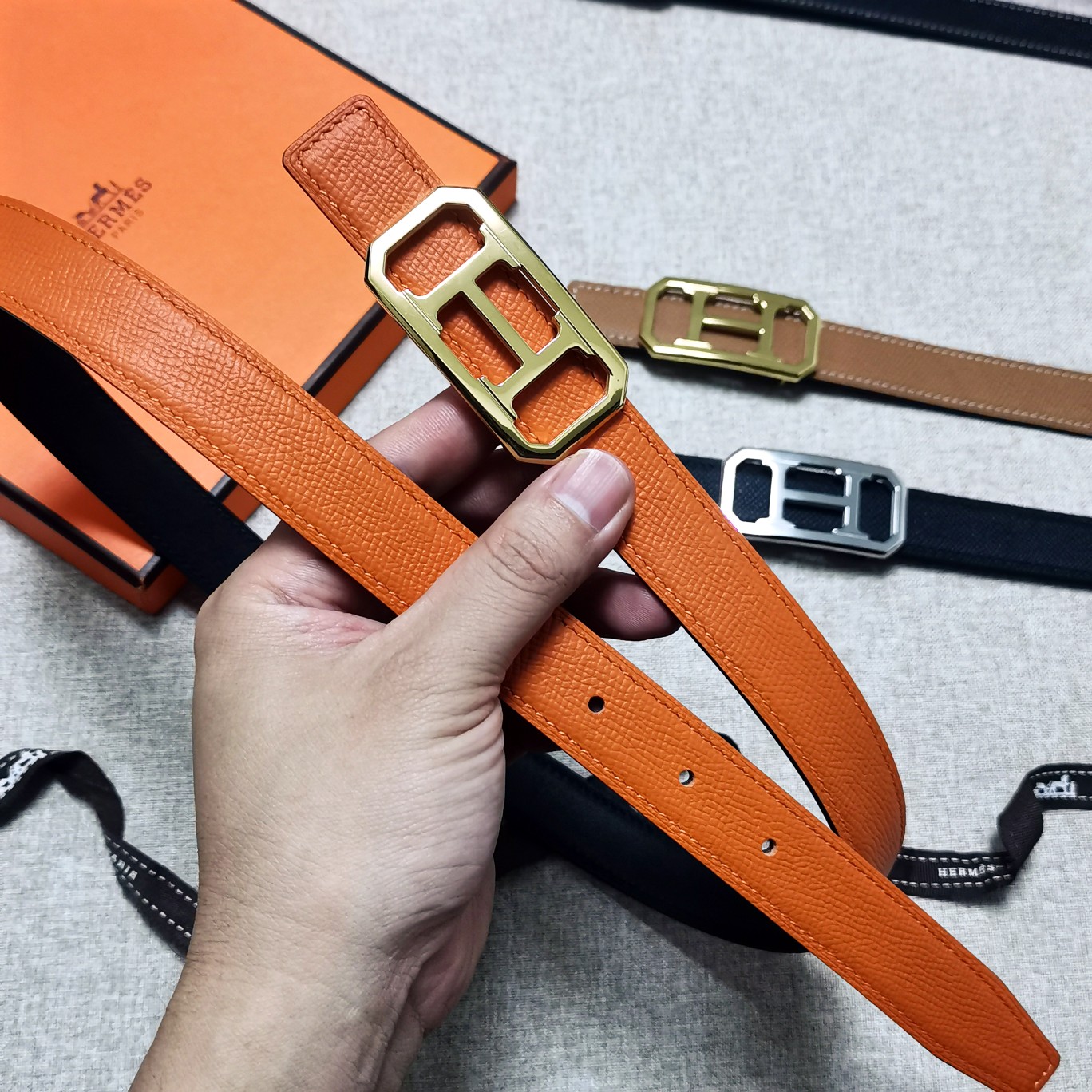 Hermes[正]原单爱马仕女士宽2.4cm进口原版皮带身双面可两面用精品电镀五金！