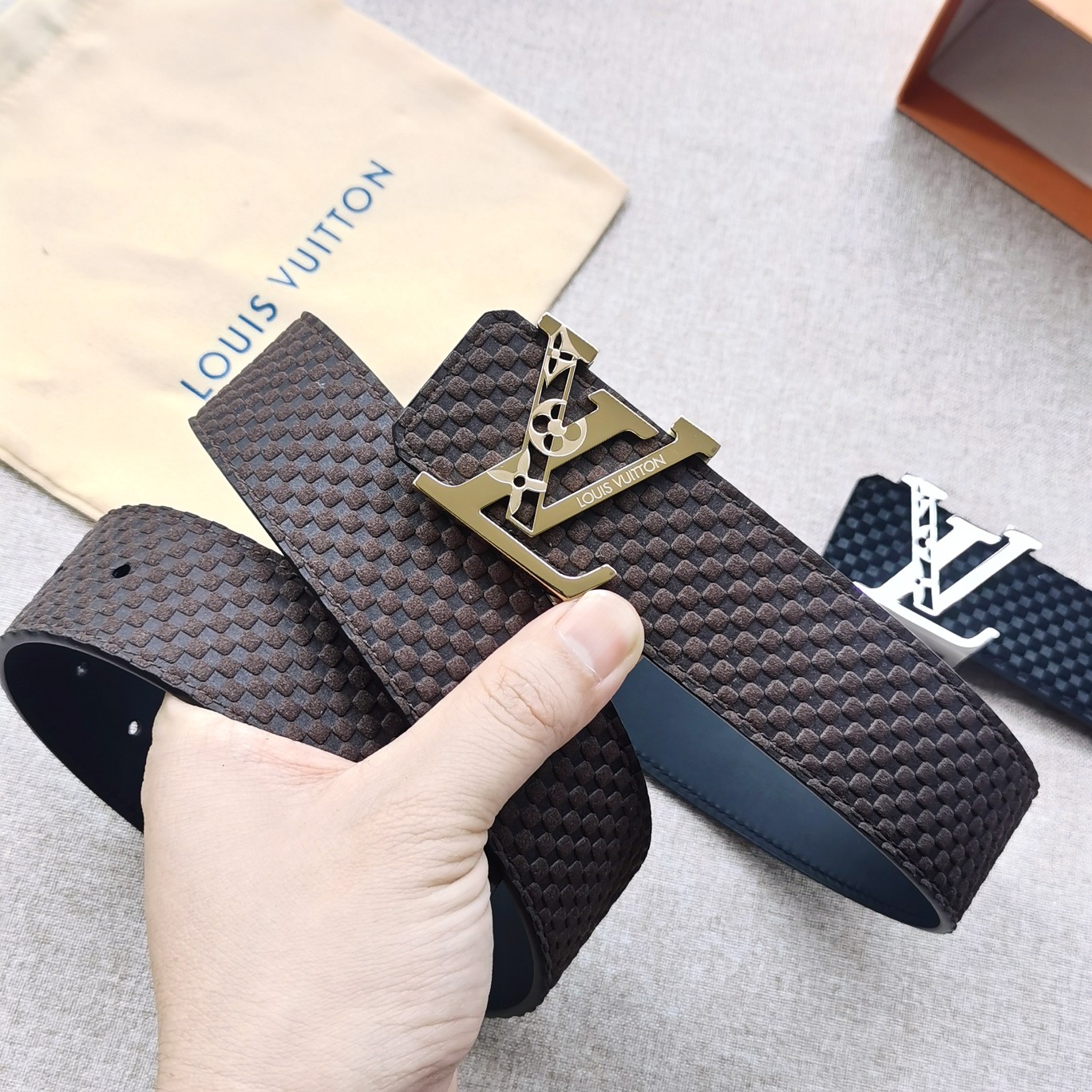 LV[正]路易威登原版品质代工厂货品40mm宽度正品一体铸造五金钢扣原厂皮料双面原厂定制面料区别市场货！