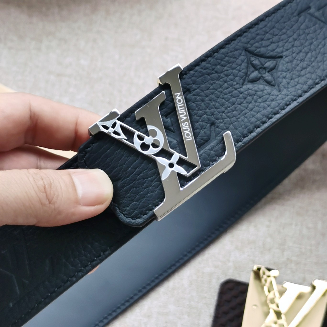 LV[正]路易威登原版品质代工厂货品40mm宽度正品一体铸造五金钢扣原厂皮料双面原厂定制面料区别市场货！