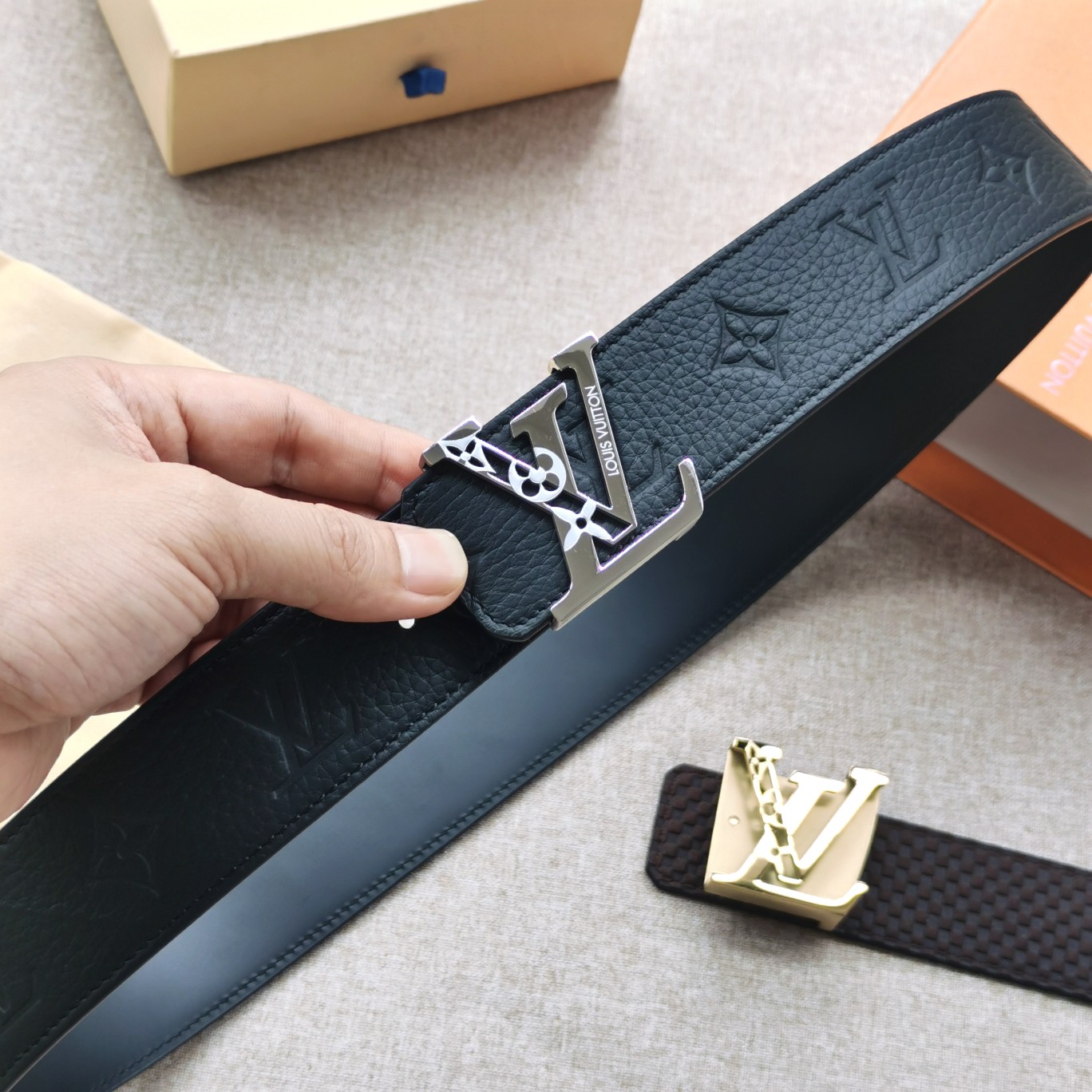 LV[正]路易威登原版品质代工厂货品40mm宽度正品一体铸造五金钢扣原厂皮料双面原厂定制面料区别市场货！