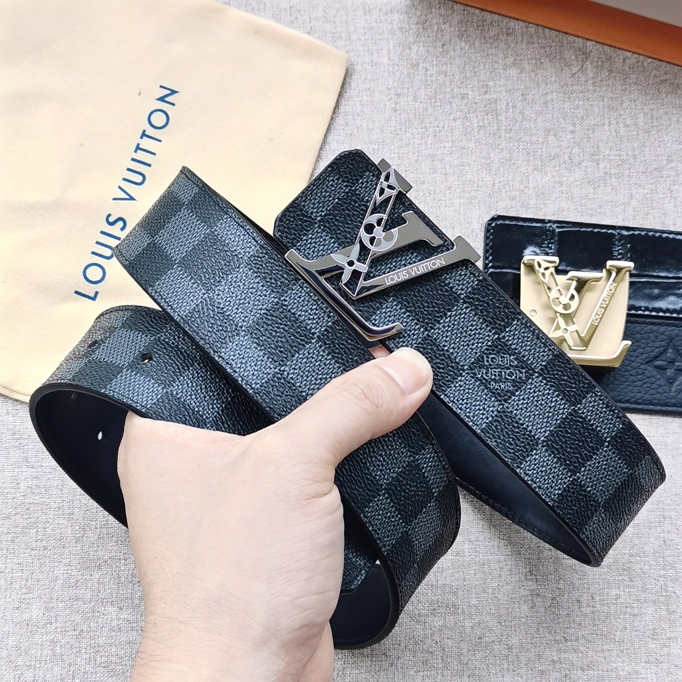 LV[正]路易威登原版品质代工厂货品40mm宽度正品一体铸造五金钢扣原厂皮料双面原厂定制面料区别市场货！