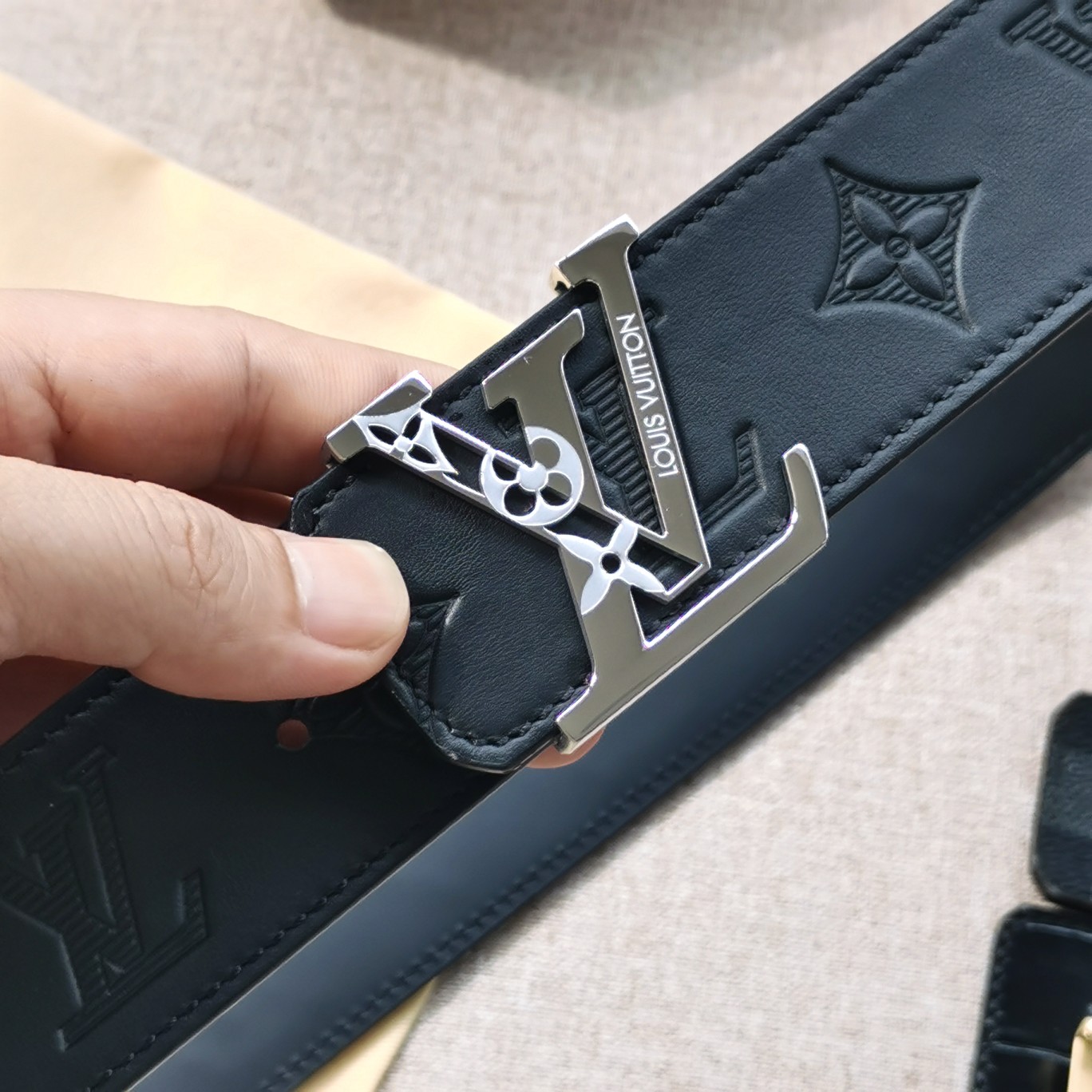 LV[正]路易威登原版品质代工厂货品40mm宽度正品一体铸造五金钢扣原厂皮料双面原厂定制面料区别市场货！
