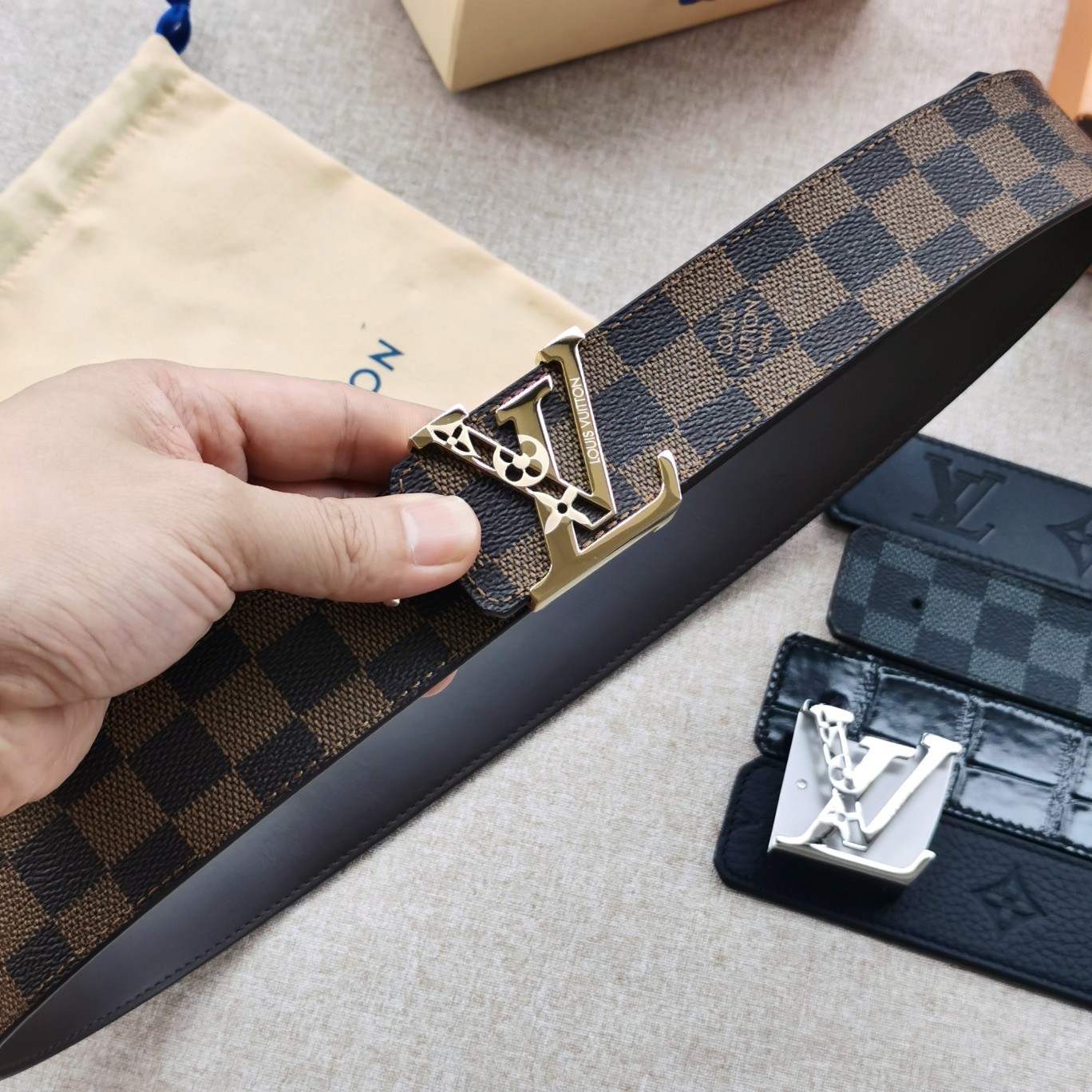 LV[正]路易威登原版品质代工厂货品40mm宽度正品一体铸造五金钢扣原厂皮料双面原厂定制面料区别市场货！