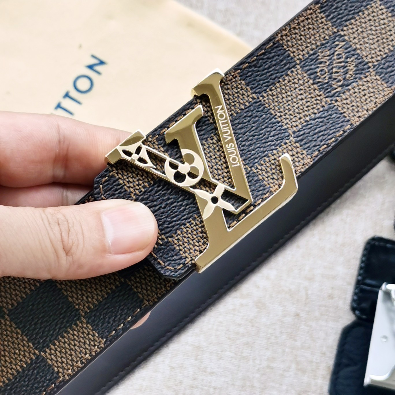 LV[正]路易威登原版品质代工厂货品40mm宽度正品一体铸造五金钢扣原厂皮料双面原厂定制面料区别市场货！