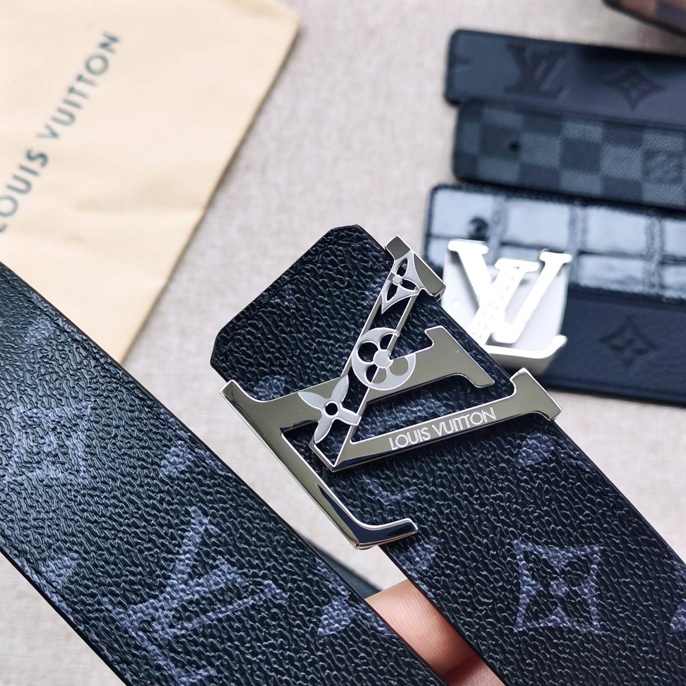 LV[正]路易威登原版品质代工厂货品40mm宽度正品一体铸造五金钢扣原厂皮料双面原厂定制面料区别市场货！