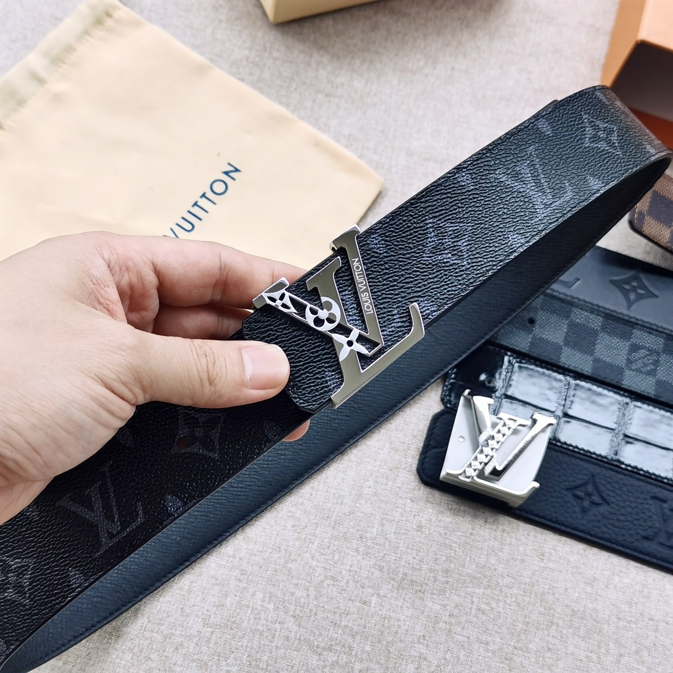 LV[正]路易威登原版品质代工厂货品40mm宽度正品一体铸造五金钢扣原厂皮料双面原厂定制面料区别市场货！