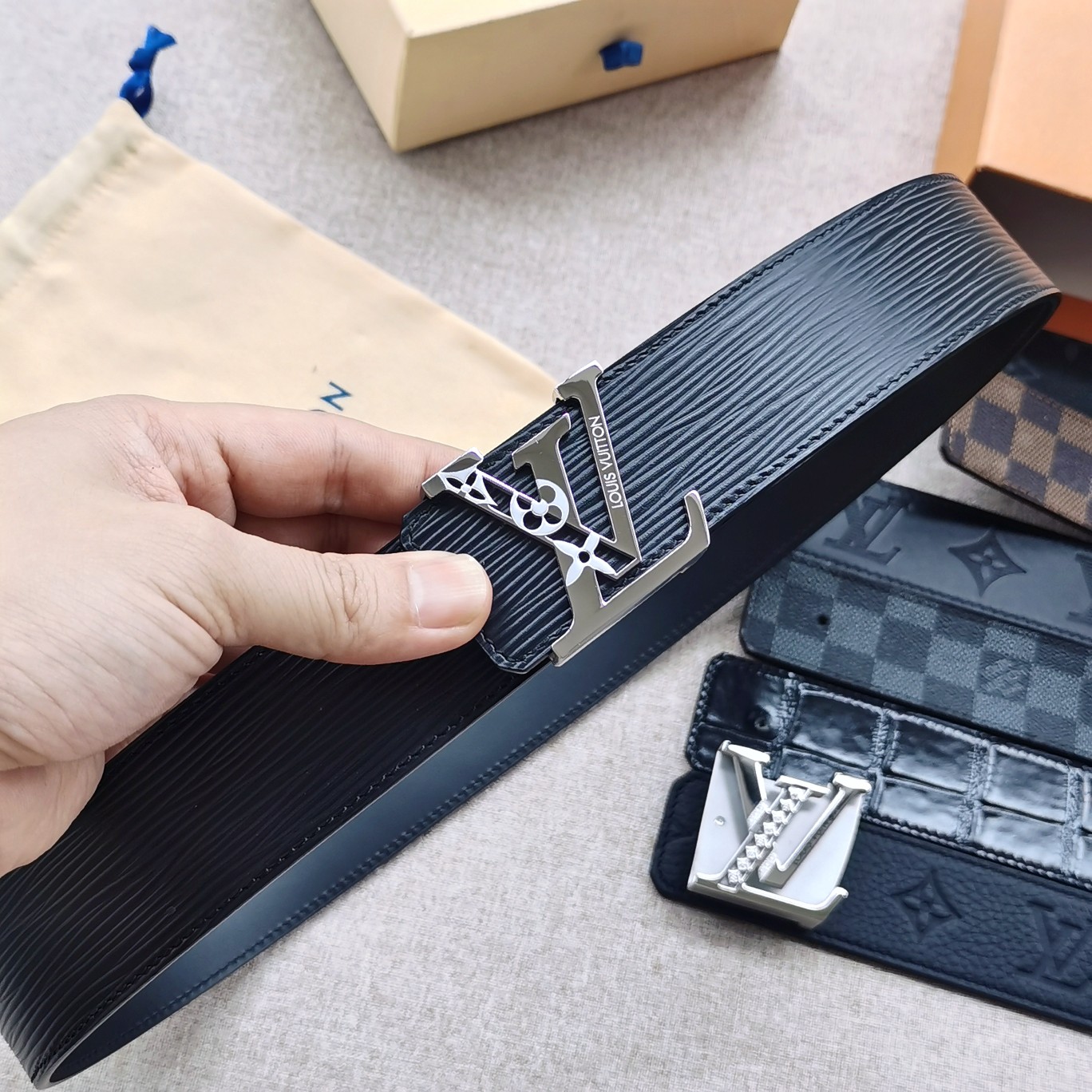 LV[正]路易威登原版品质代工厂货品40mm宽度正品一体铸造五金钢扣原厂皮料双面原厂定制面料区别市场货！