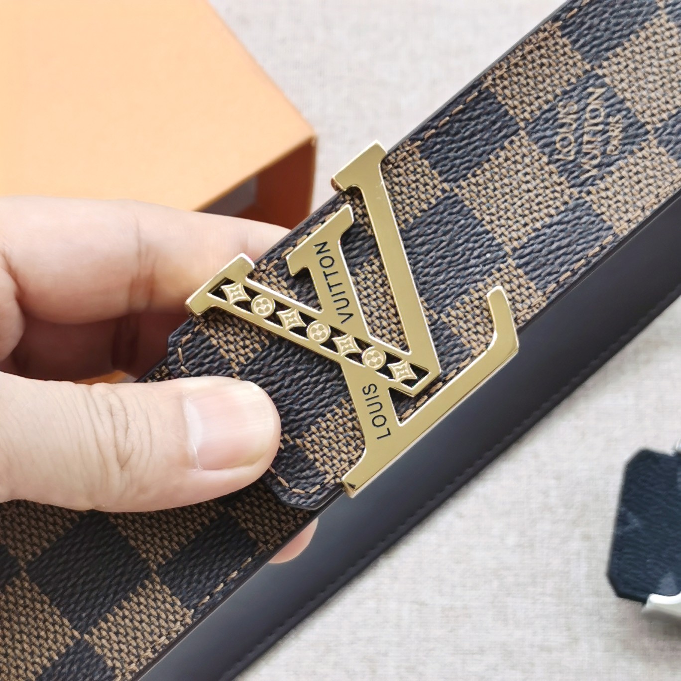 LV[正]路易威登原版品质代工厂货品40mm宽度正品一体铸造五金钢扣原厂皮料双面原厂定制面料区别市场货！