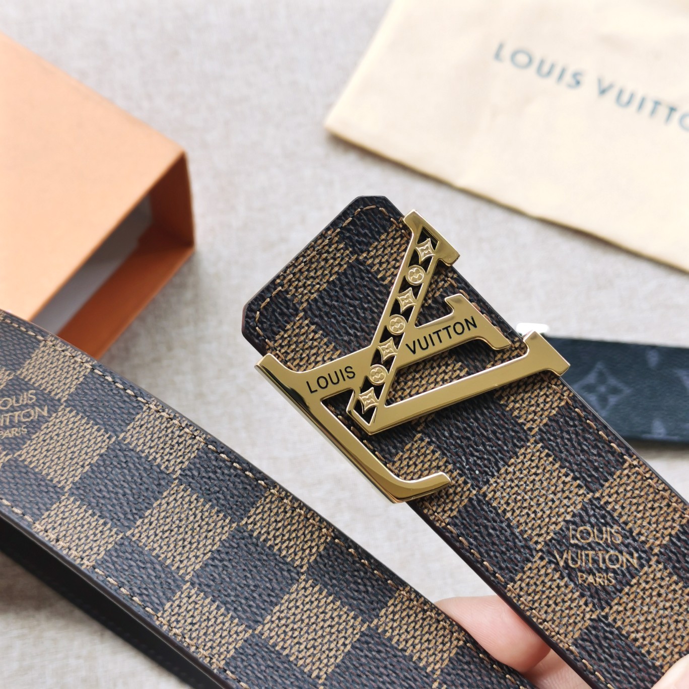 LV[正]路易威登原版品质代工厂货品40mm宽度正品一体铸造五金钢扣原厂皮料双面原厂定制面料区别市场货！