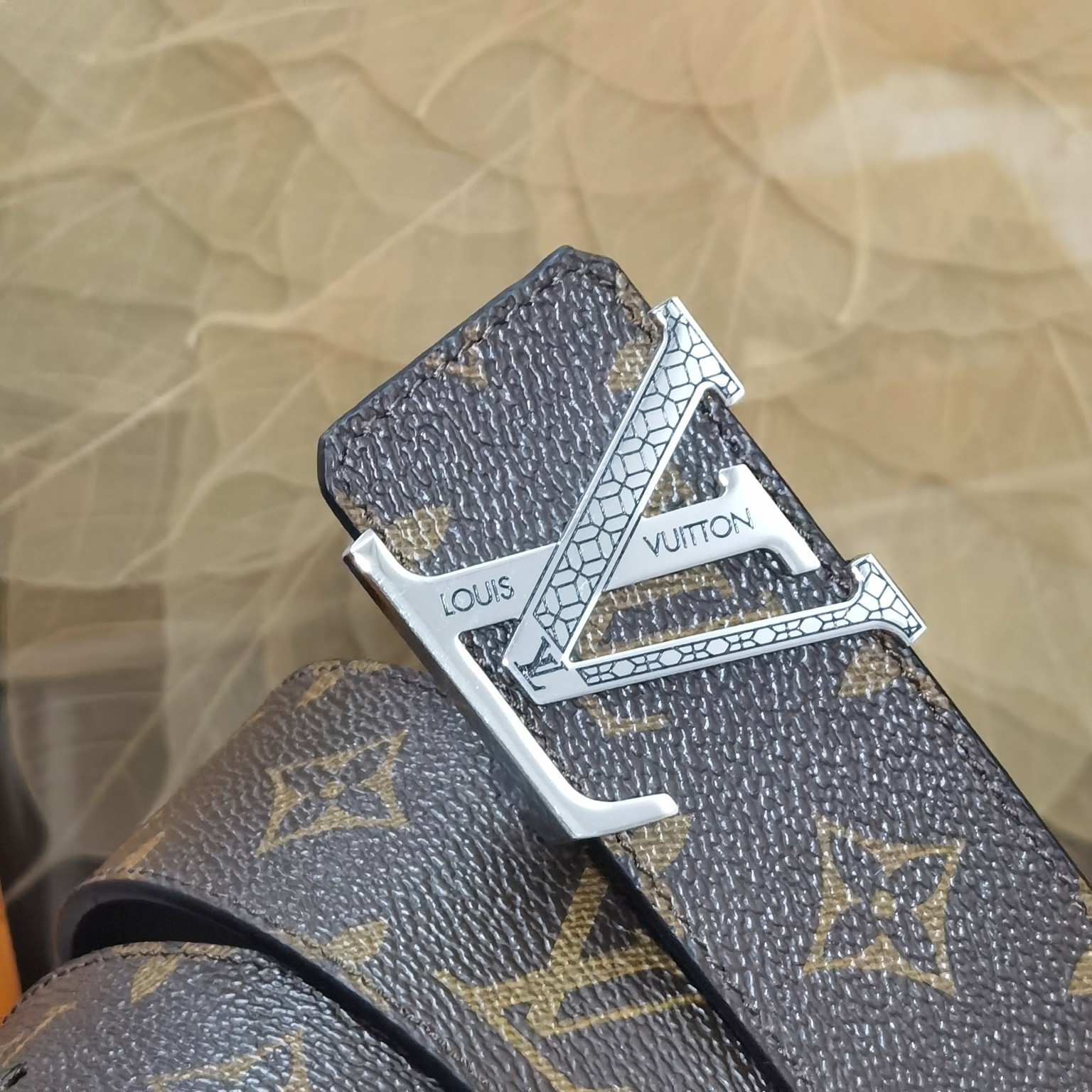 LV[正]路易威登原版品质代工厂货品40mm宽度正品一体铸造五金钢扣原厂皮料双面原厂定制面料区别市场货！