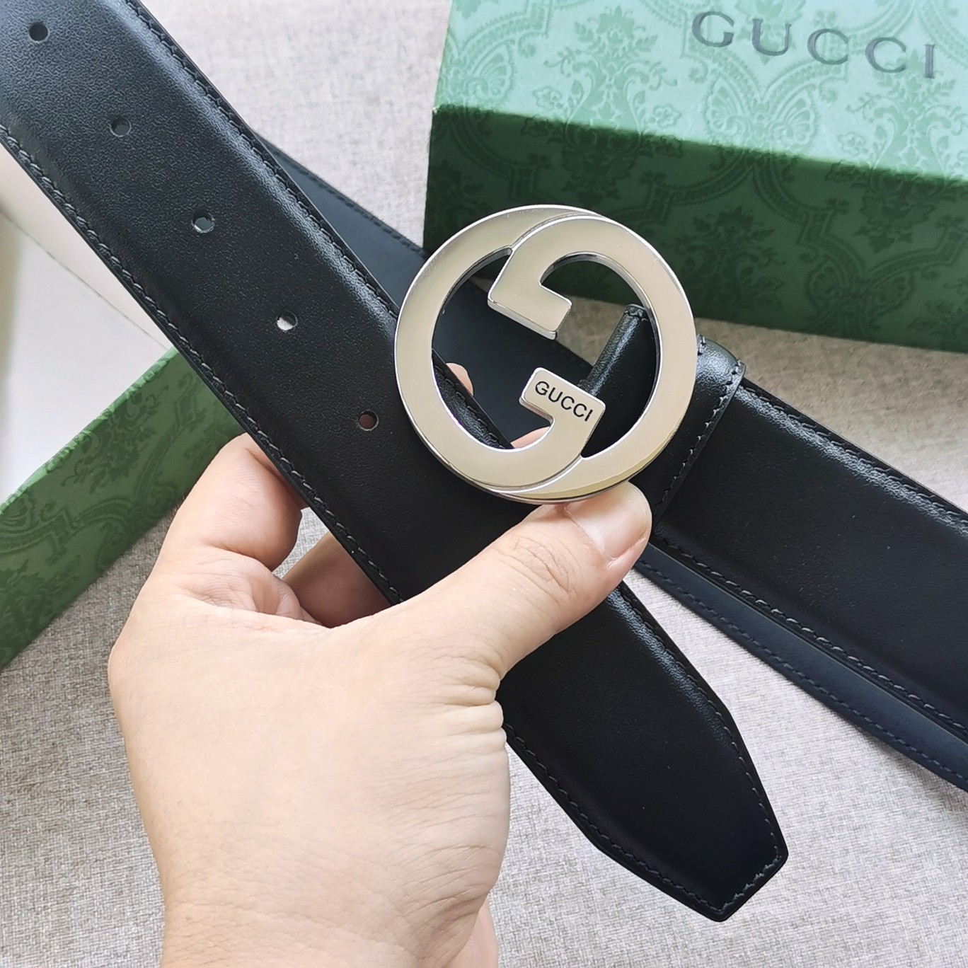 Gucci[正]原厂进口小牛皮腰带搭配互扣式双G带扣亮面金属配件互扣式双G扣铆钉封口休闲大方时尚大气宽度