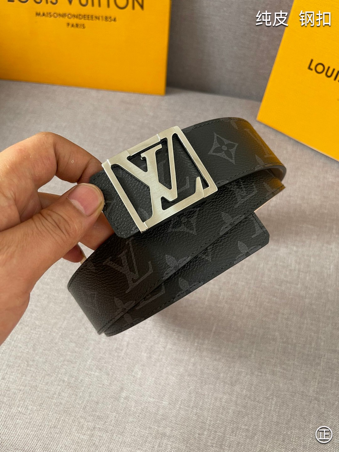   LV㊣ 新款, 原单精品小牛皮，搭配精品钢扣，宽4.0cm。