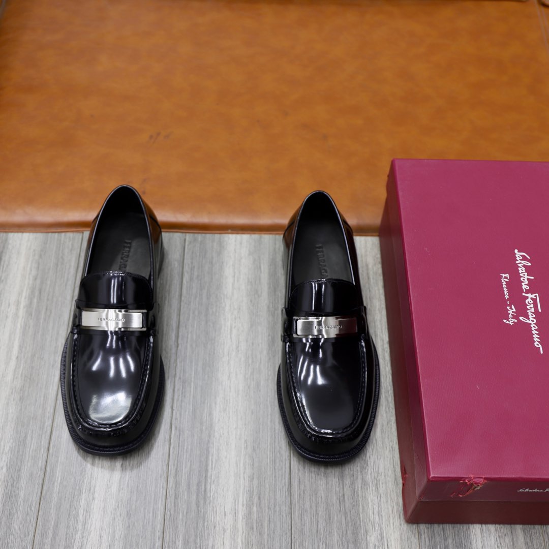 NO:270441,Ferragamo men's fine leather shoes, imported cowhide upper, water-dyed cowhide inner lining, genuine leather soles, standard code 39–44 (38.45.46 custom made without return or exchange), spot batch, ferragamo, ferragamo, cowhide, Leather soles19860909菲拉格慕Ferragamo男士精品皮鞋,鞋面进口牛皮,水染牛皮内里,真皮大底,标准码39–44（38.45.46定做不退不换）,现货批,,ferragamo,ferragamo,cowhide,Leather soles,Men's shoes