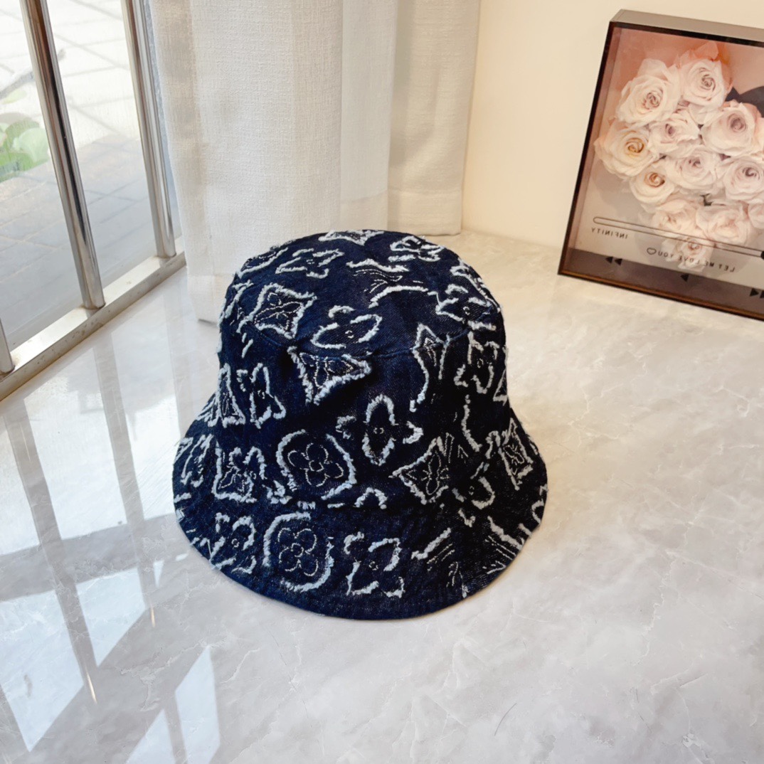 NO:189989,Running lv. Louis Vuitton is a very popular fisherman hat. Simple and elegant, high-quality product~ with personality style. The cloth hat is breathable and comfortable. All seasons style. Light and breathable!  Excellent quality hat fisherman hat baseball hat knit hat, hat, louis vuitton, louis vuitton, espadrilles,hats19860909跑量 lv 路易威登很火的一款渔夫帽 简约大气 高逼格好物～格调有个性 布面帽顶透气舒服 四季款 轻盈透气！质量超赞帽子渔夫帽棒球帽针织帽,帽子,louis vuitton,louis vuitton,espadrilles,hats,hat