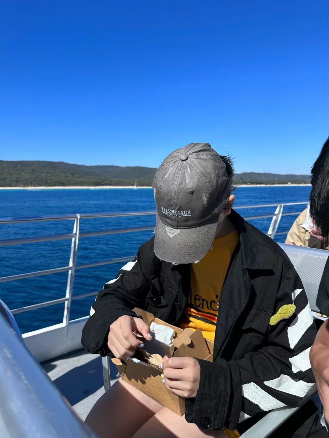 NO:190116,BALENCIAG* Breaked old baseball hat Treasure item!  Old and destructive embroidered baseball cap, three versatile colors, super small face, big head, worry-free, really handsome~ Hats, fisherman hat, baseball hat, knit hat, hat, balenciaga, espadrilles, hats19860909BALENCIAG* 破洞做旧棒球帽 宝藏单品！做旧破坏刺绣鸭舌帽 三个百搭颜色超级显脸小 大头围无忧 真的有被帅到~帽子渔夫帽棒球帽针织帽,帽子,balenciaga,espadrilles,hats,hat